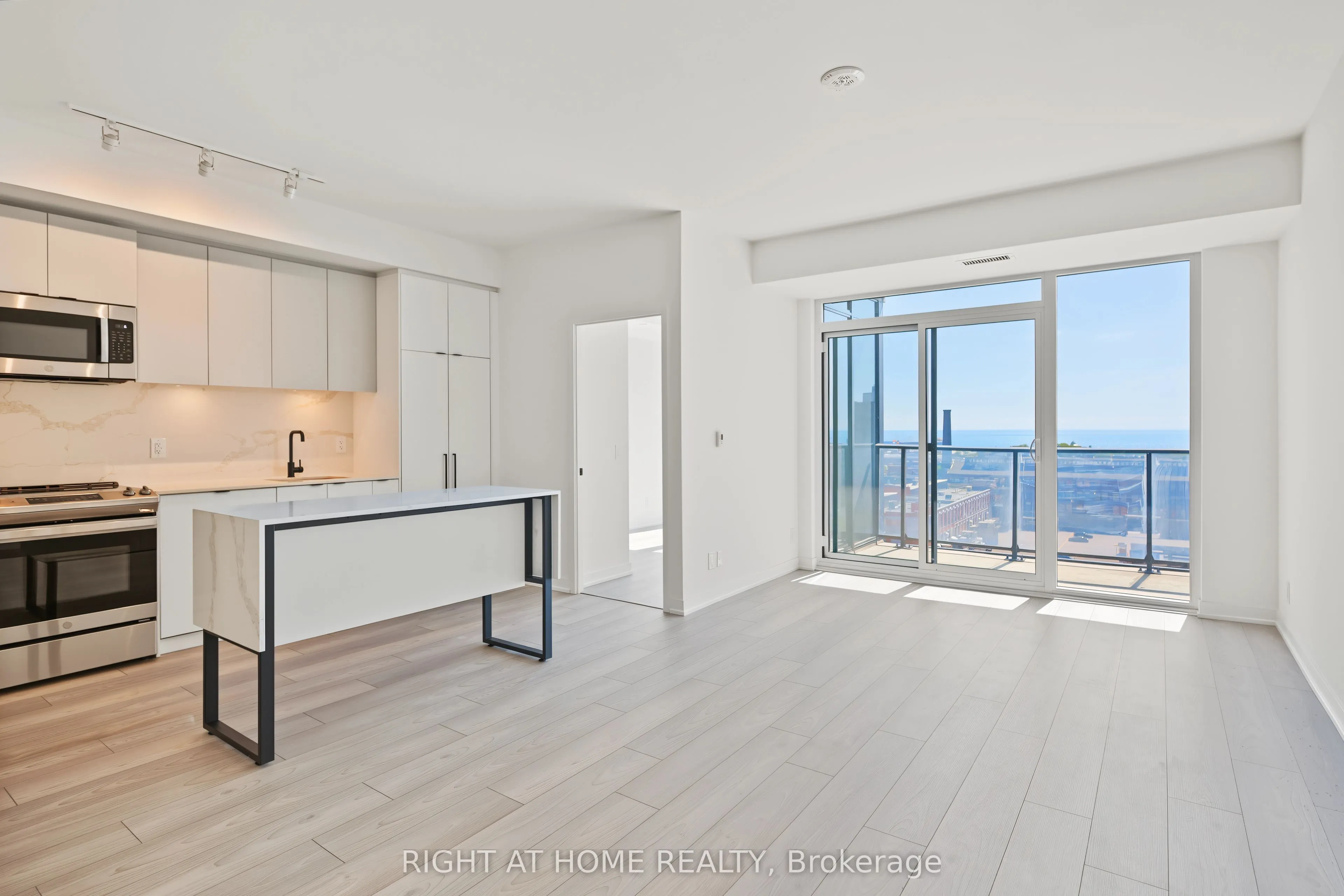 285 Dufferin Street #619