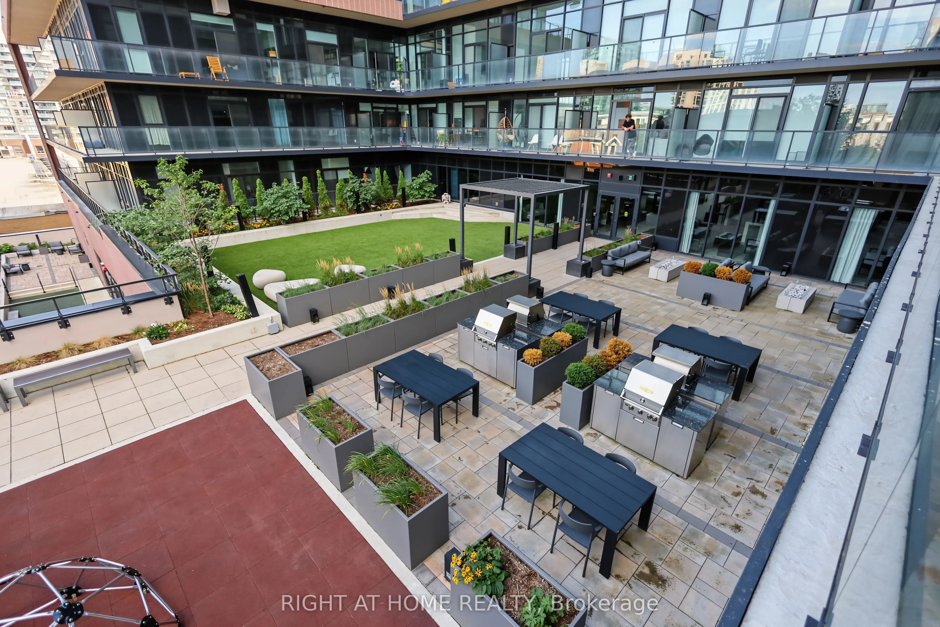 285 Dufferin Street #335