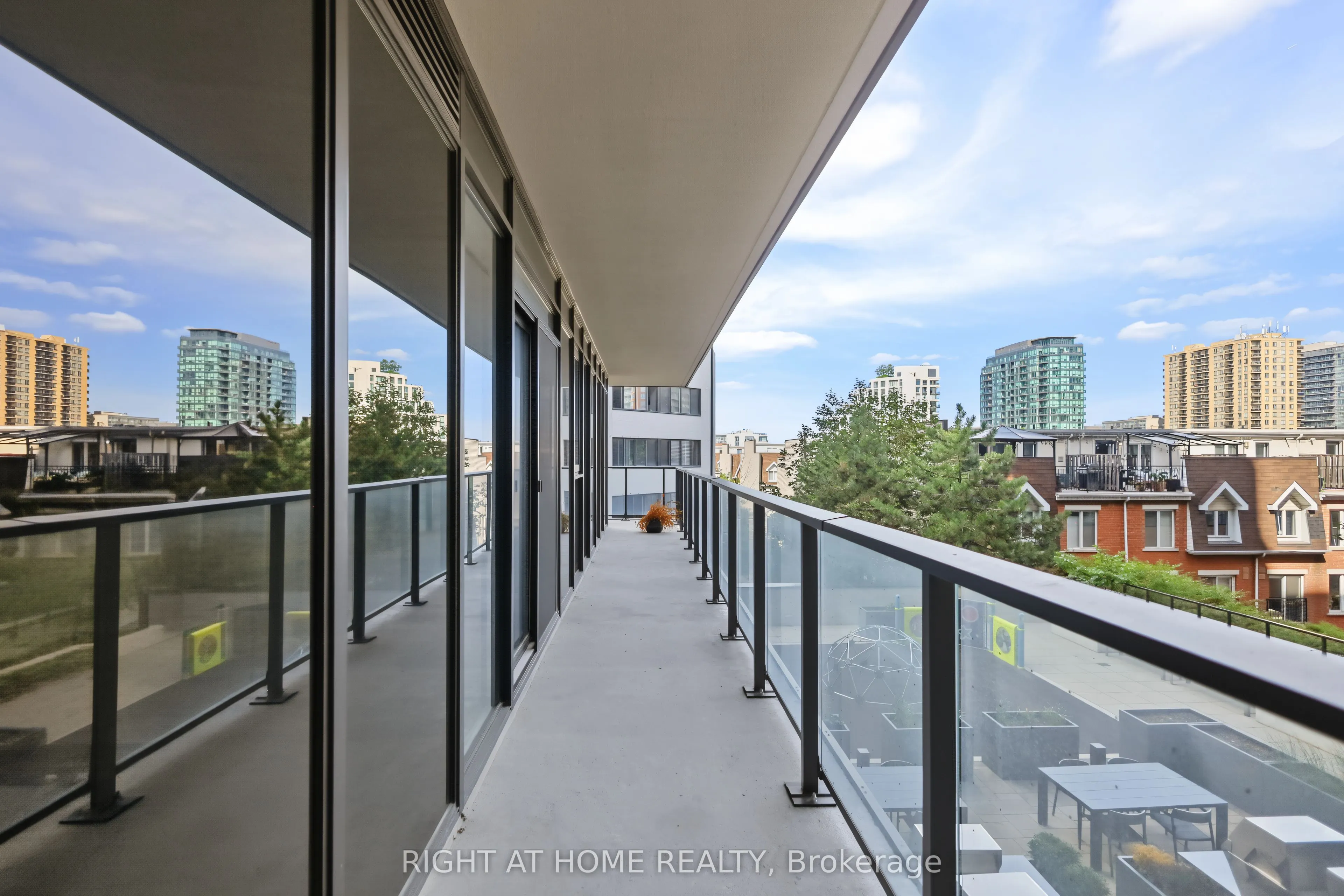 285 Dufferin Street #335