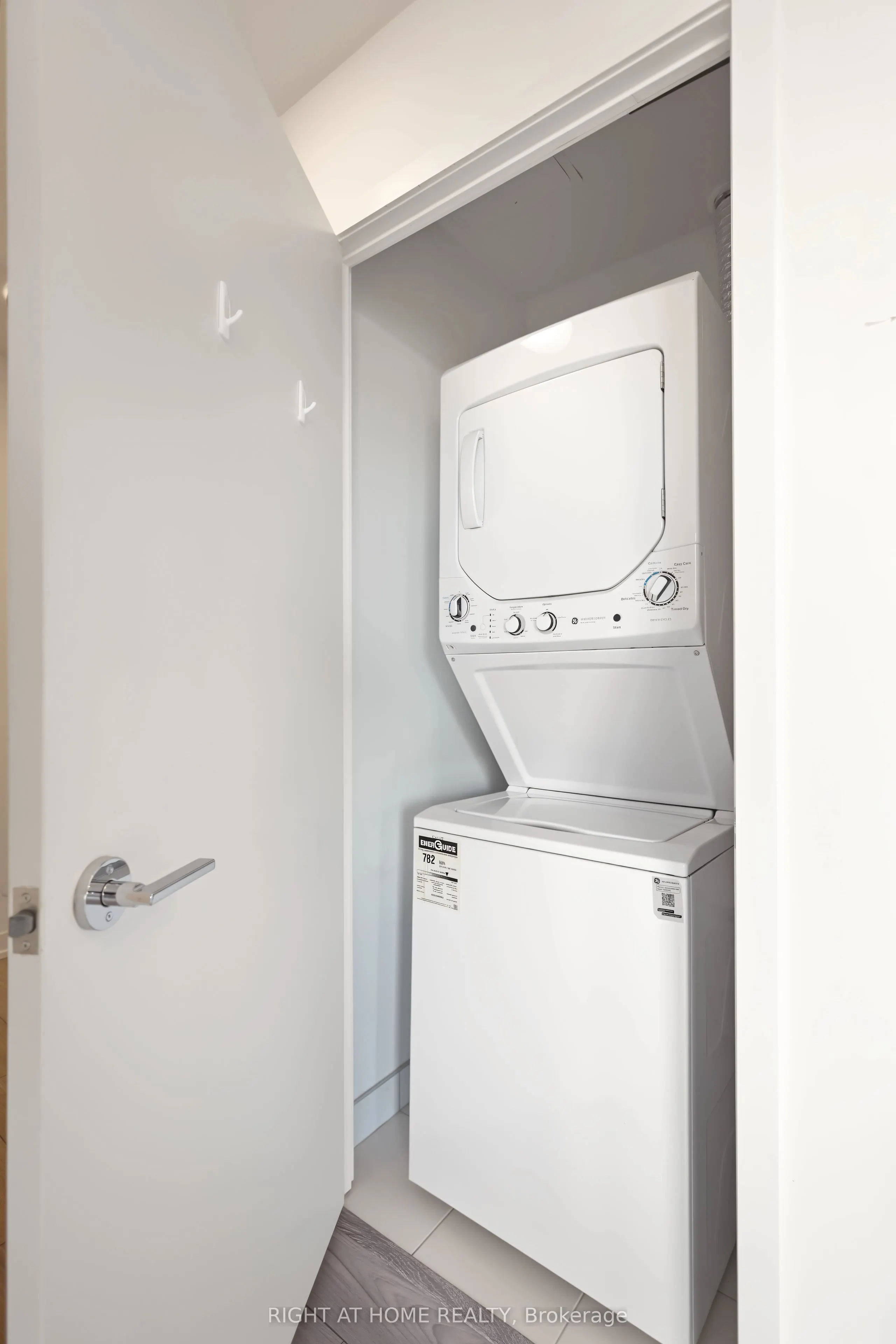 285 Dufferin Street #335
