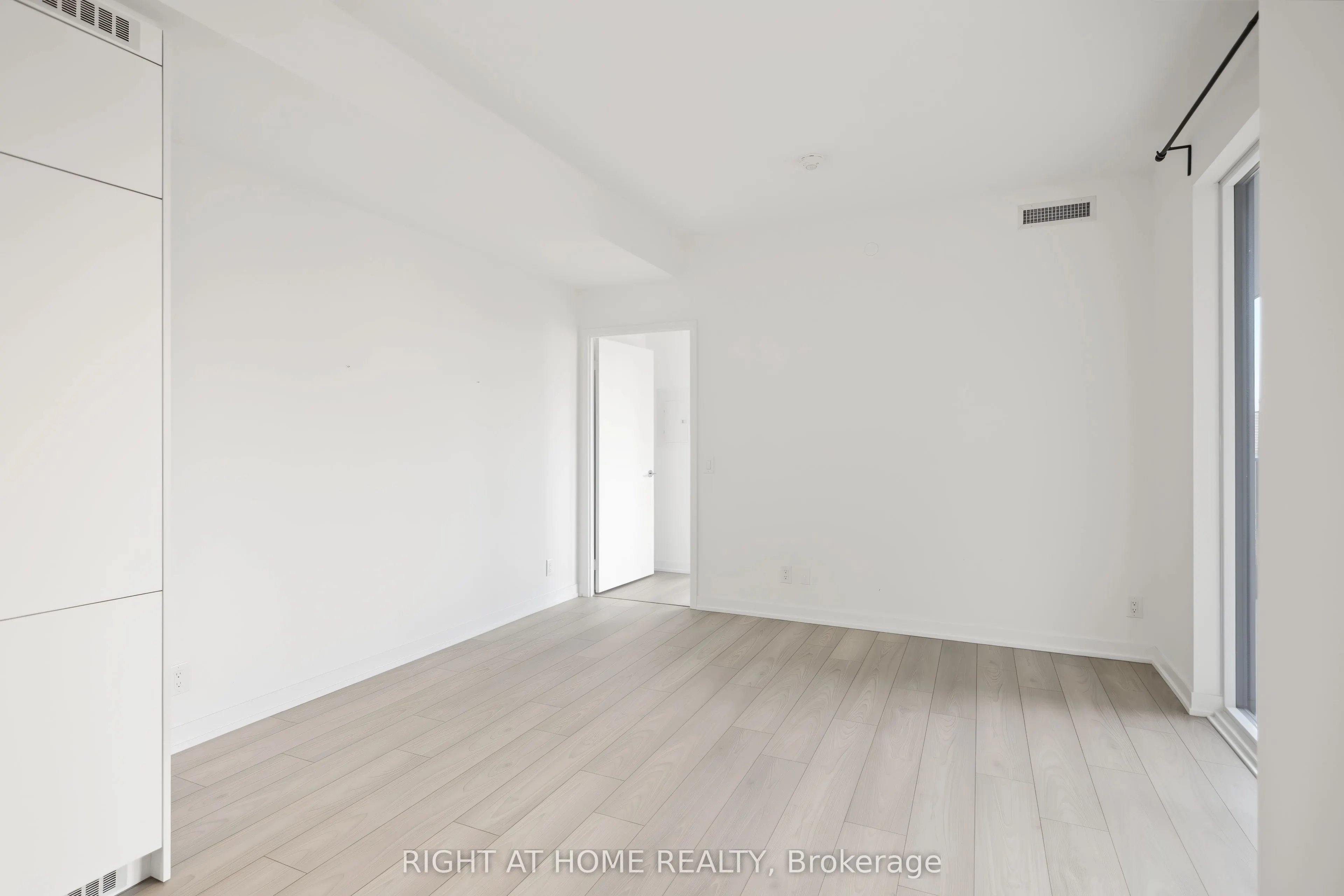 285 Dufferin Street #335