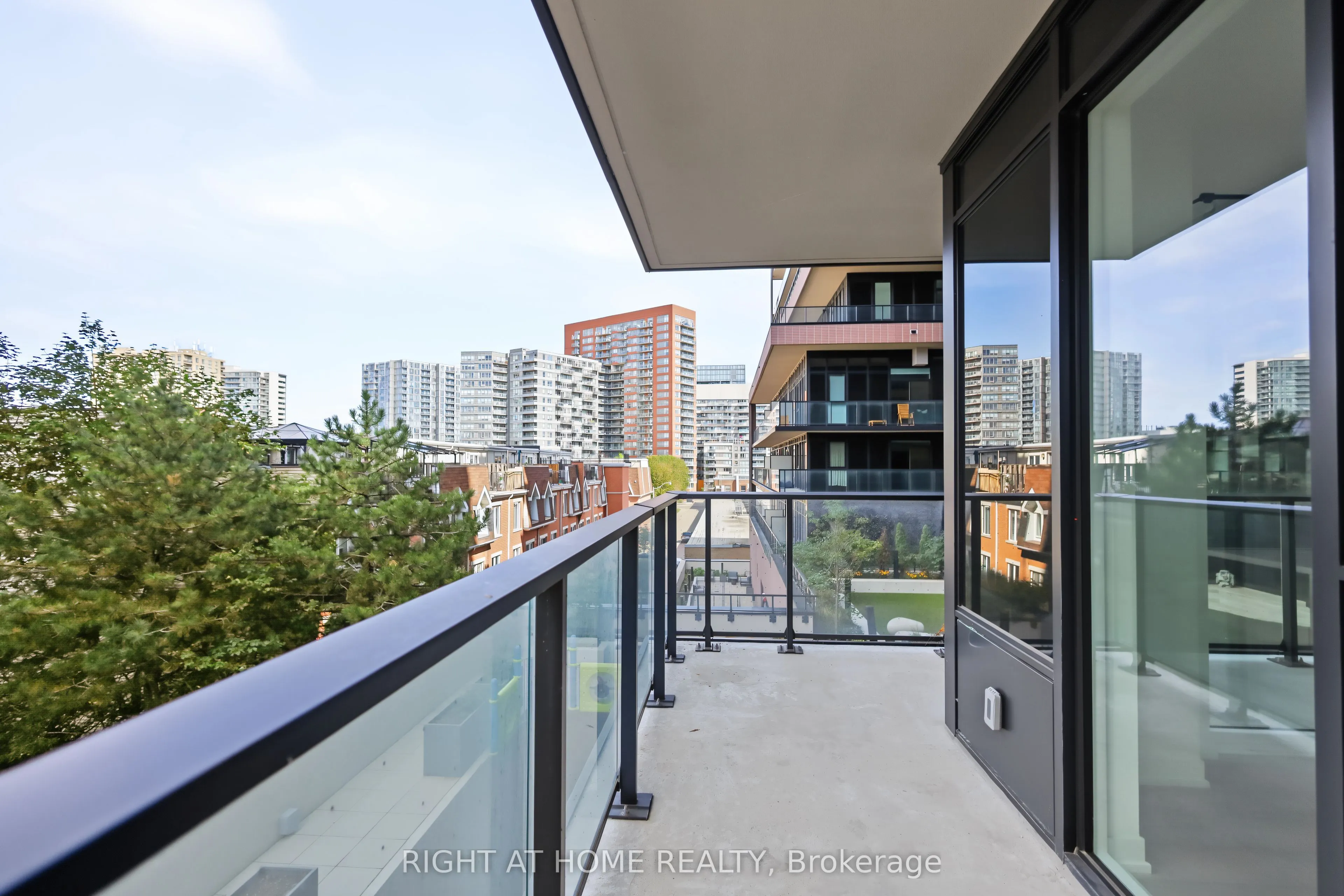 285 Dufferin Street #335