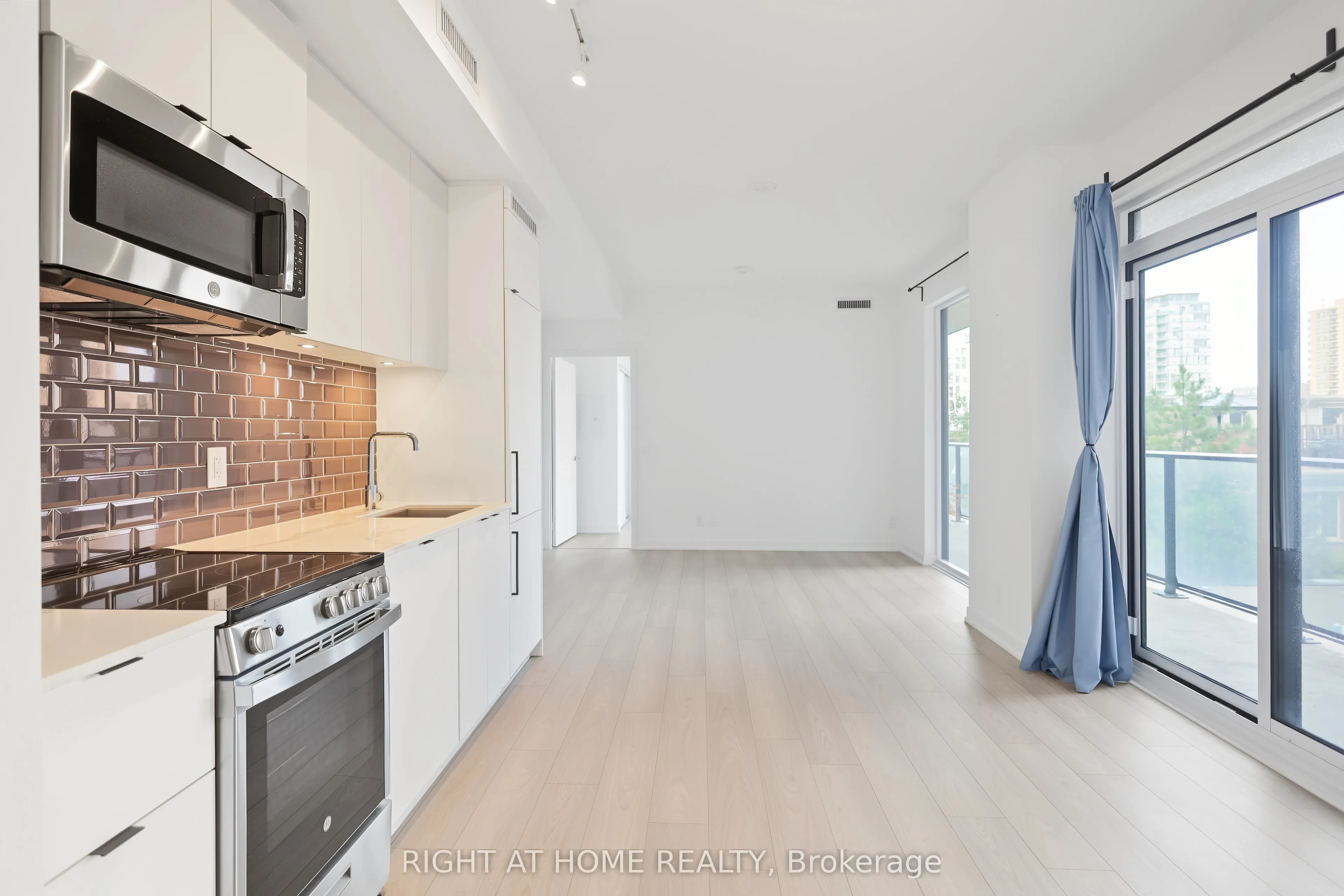 285 Dufferin Street #335