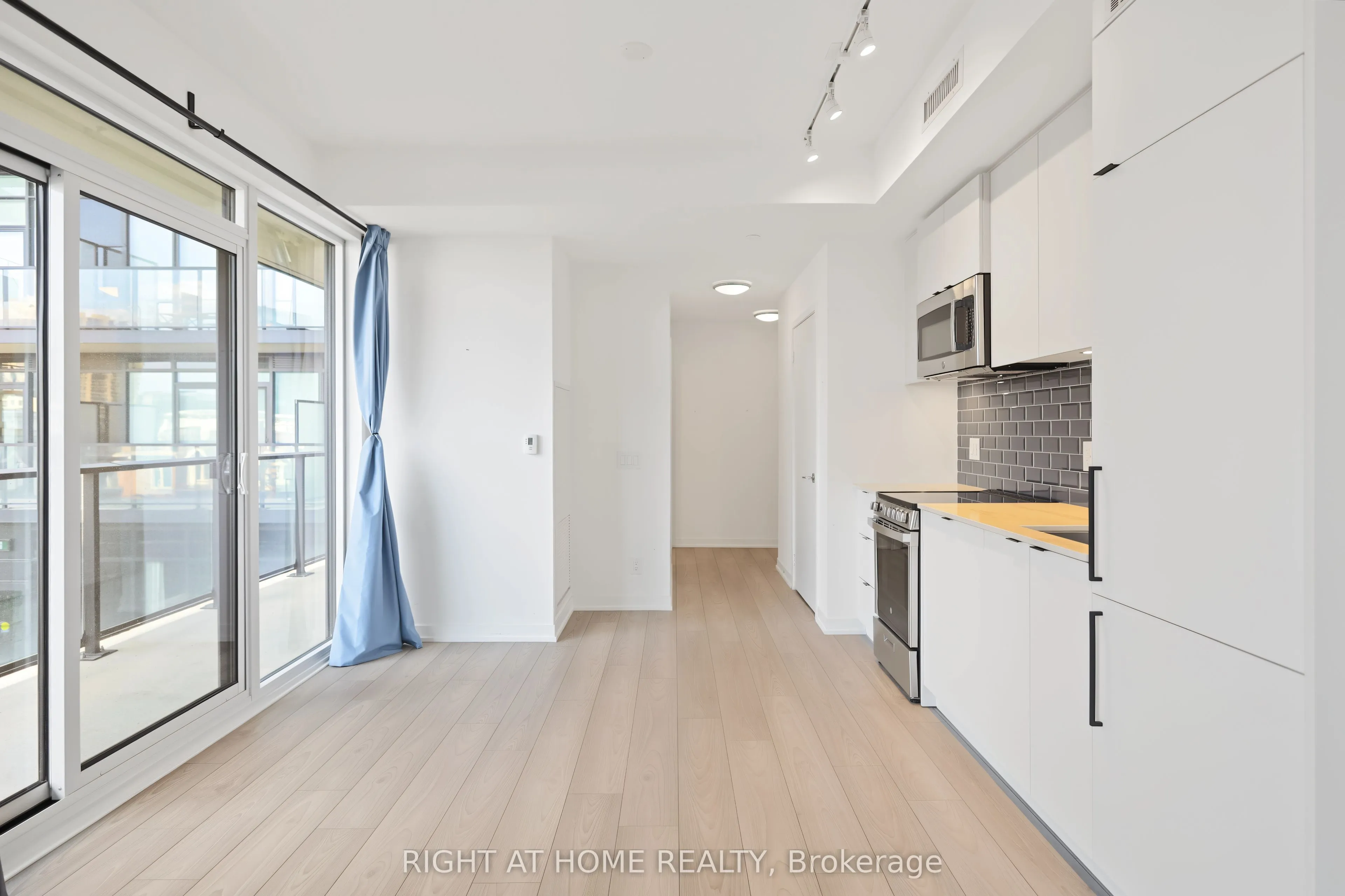 285 Dufferin Street #335