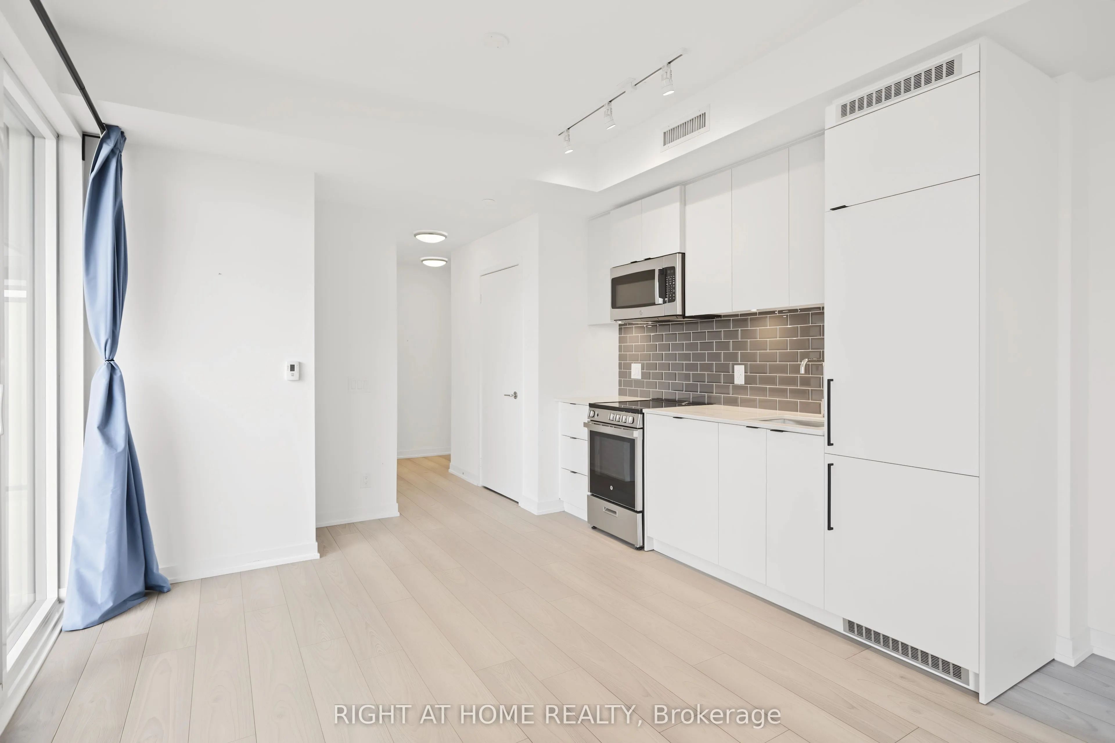 285 Dufferin Street #335