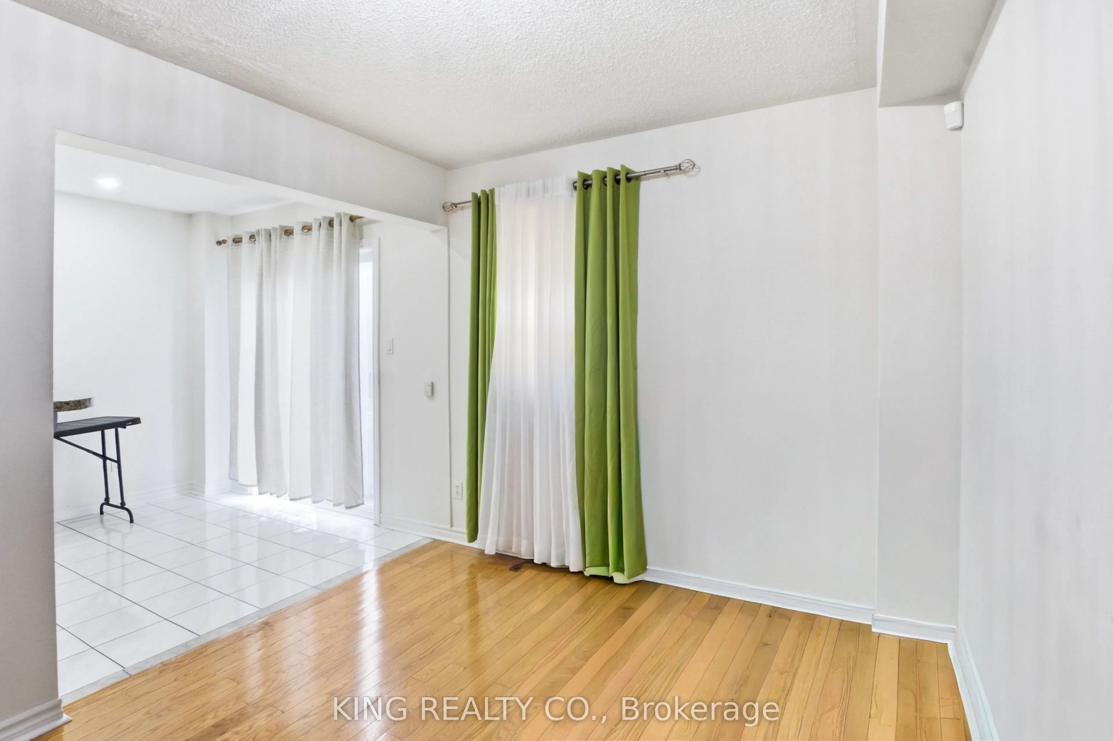 81 Tessler Crescent