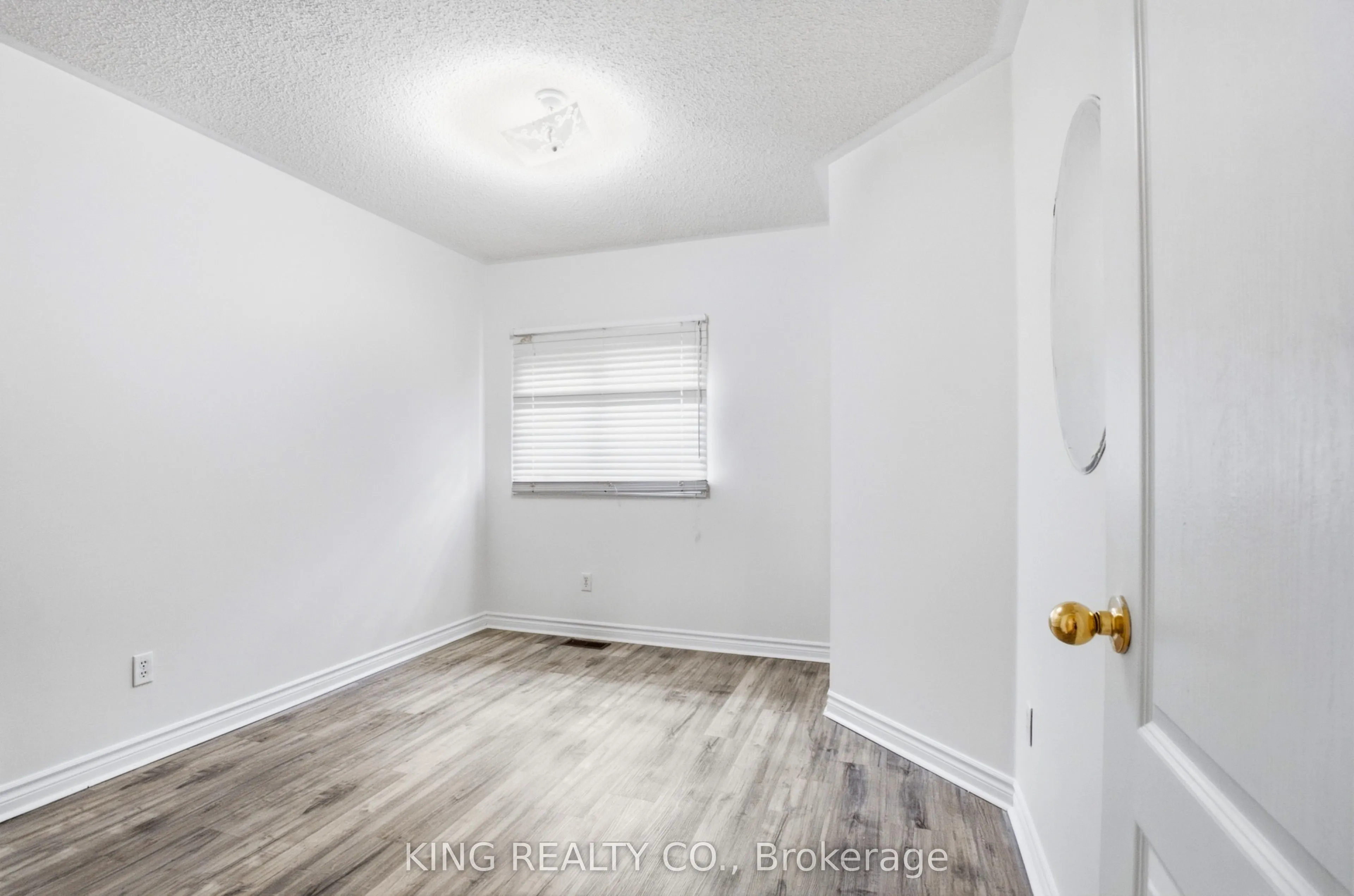 81 Tessler Crescent
