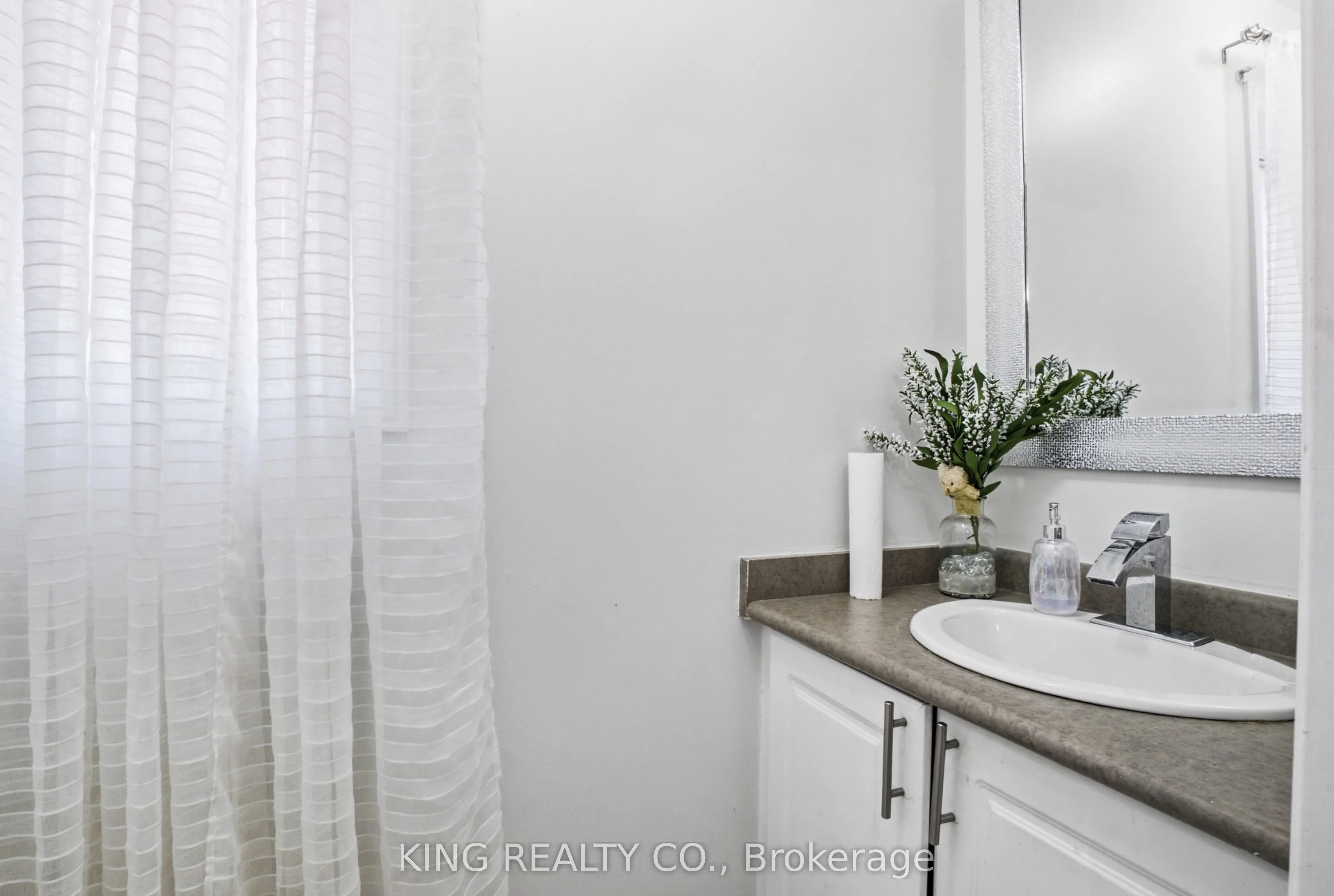81 Tessler Crescent