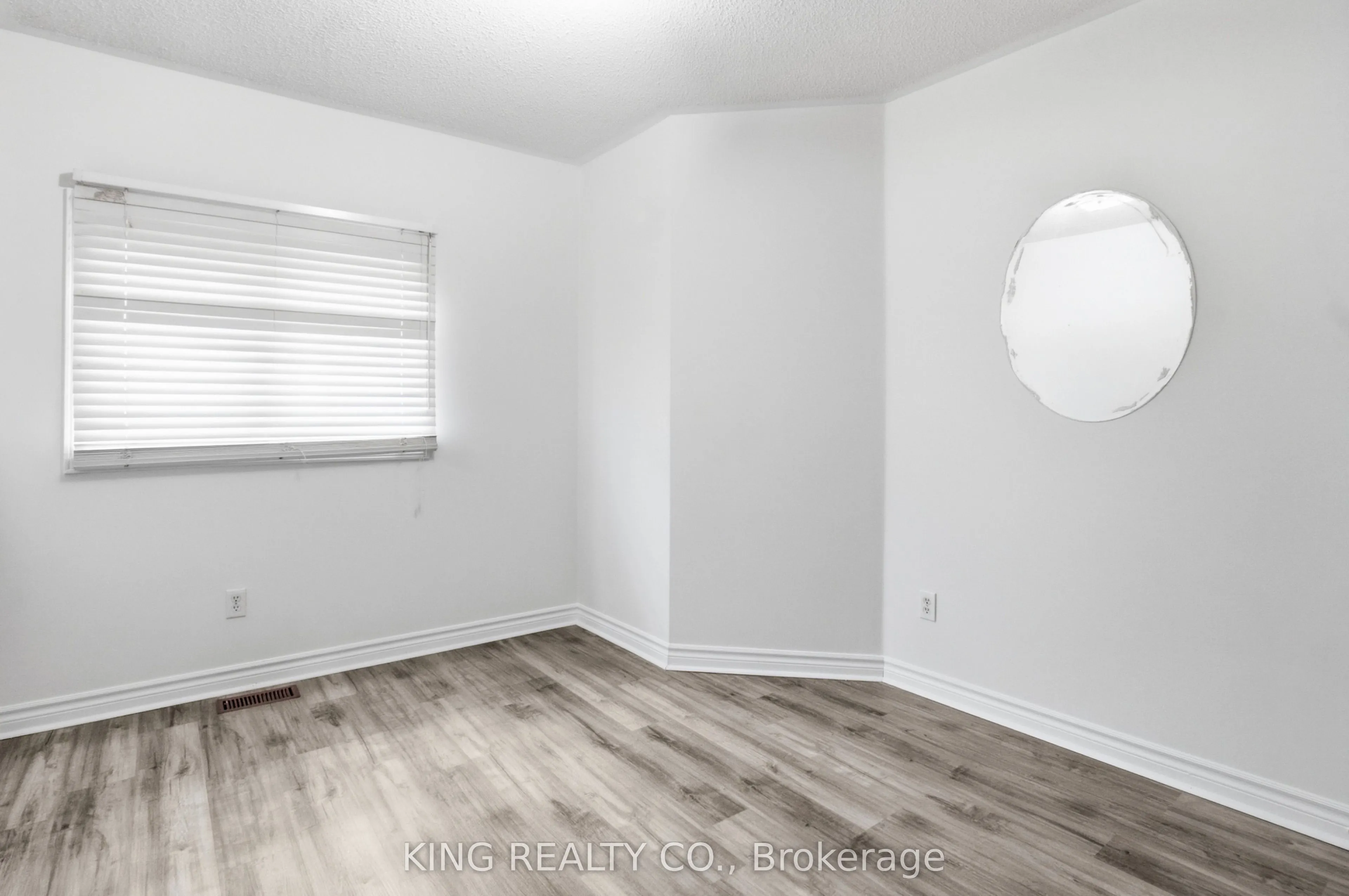 81 Tessler Crescent