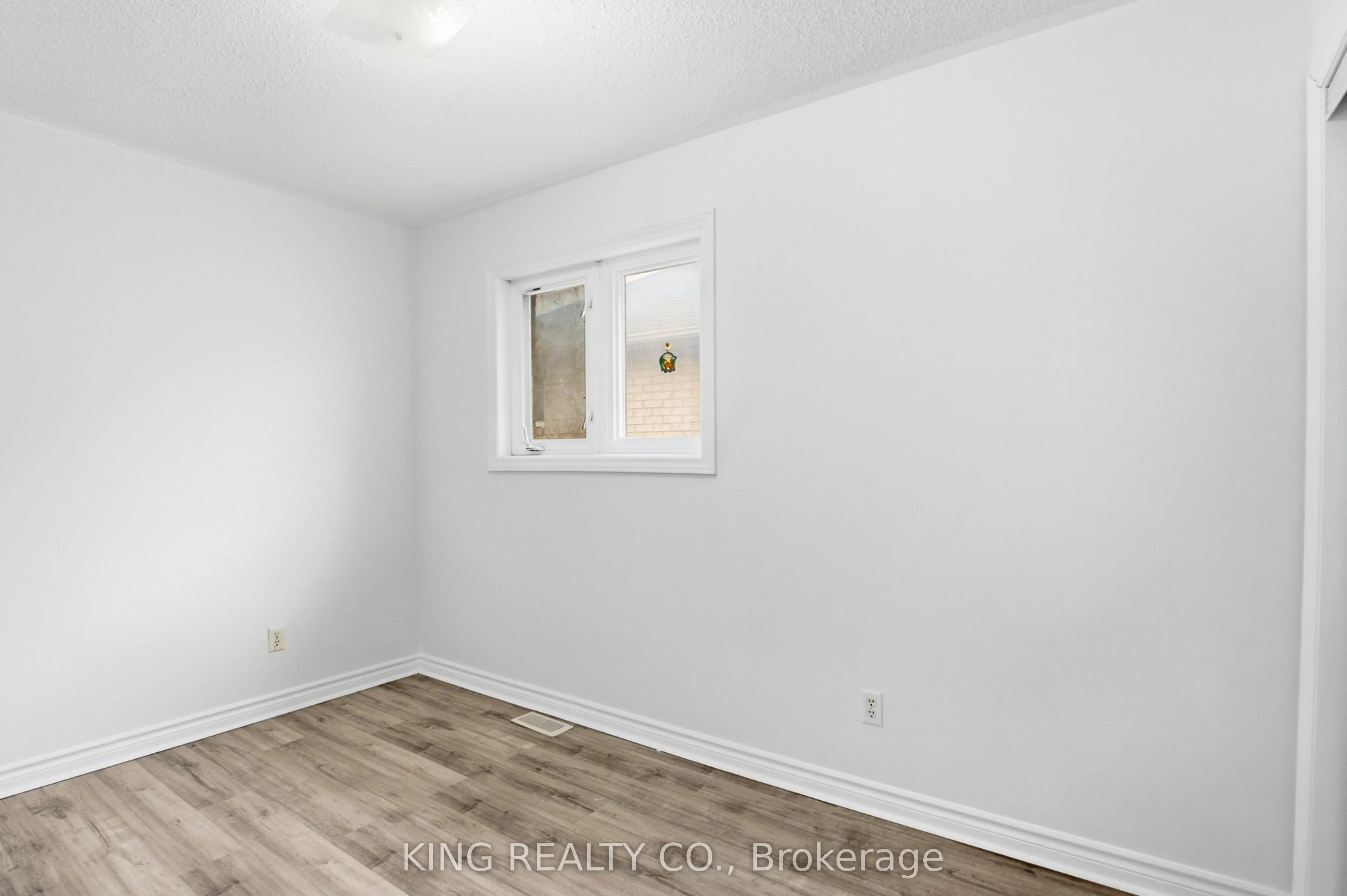 81 Tessler Crescent