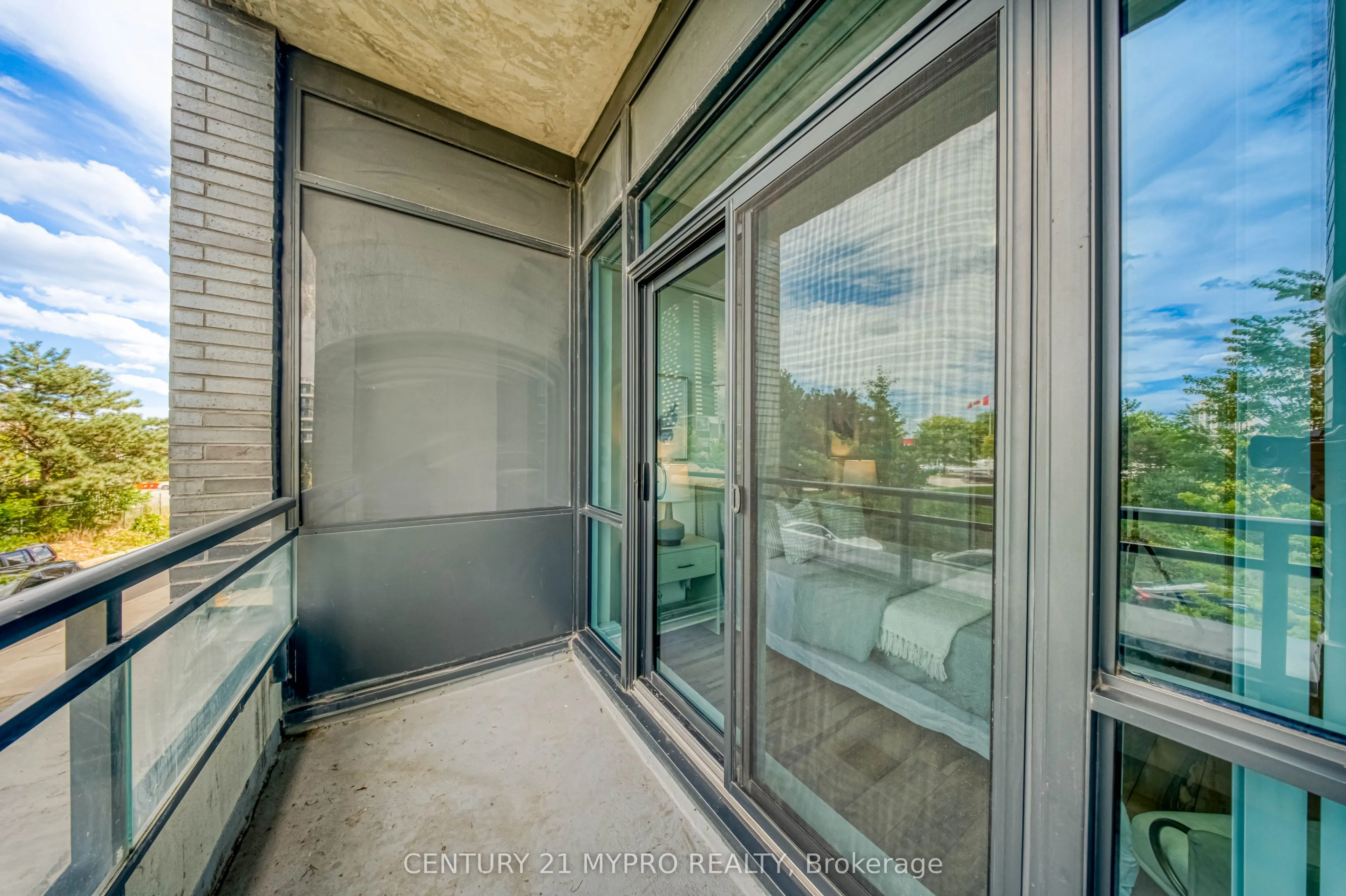 55 Eglinton Avenue W #103