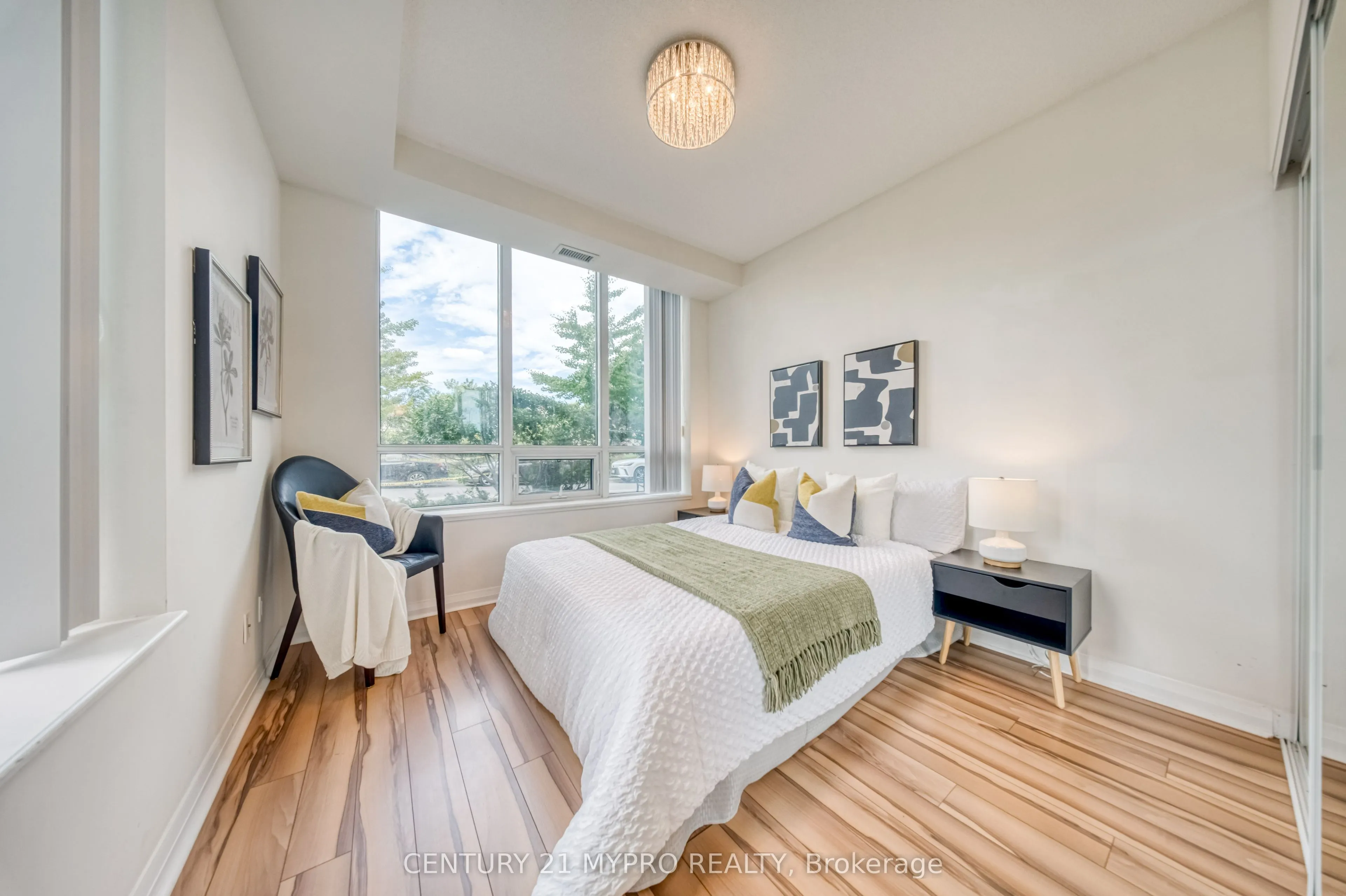 55 Eglinton Avenue W #103