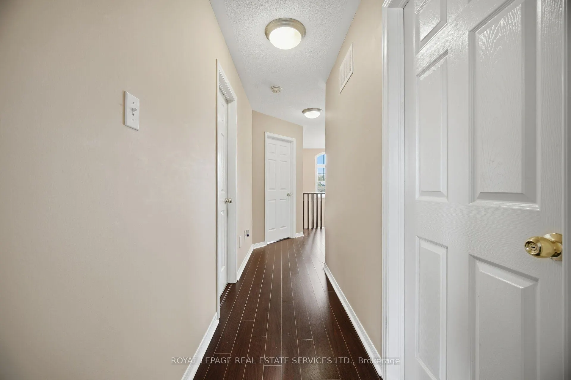 332 Duncan Lane N