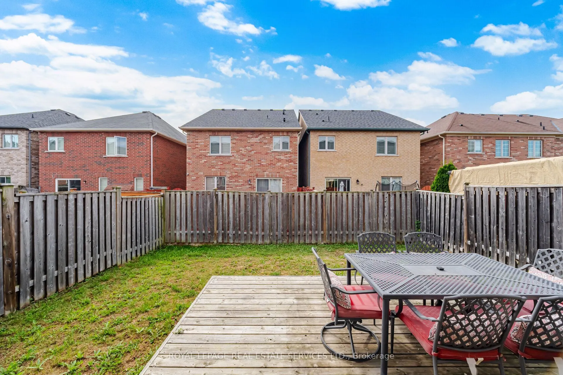 332 Duncan Lane N