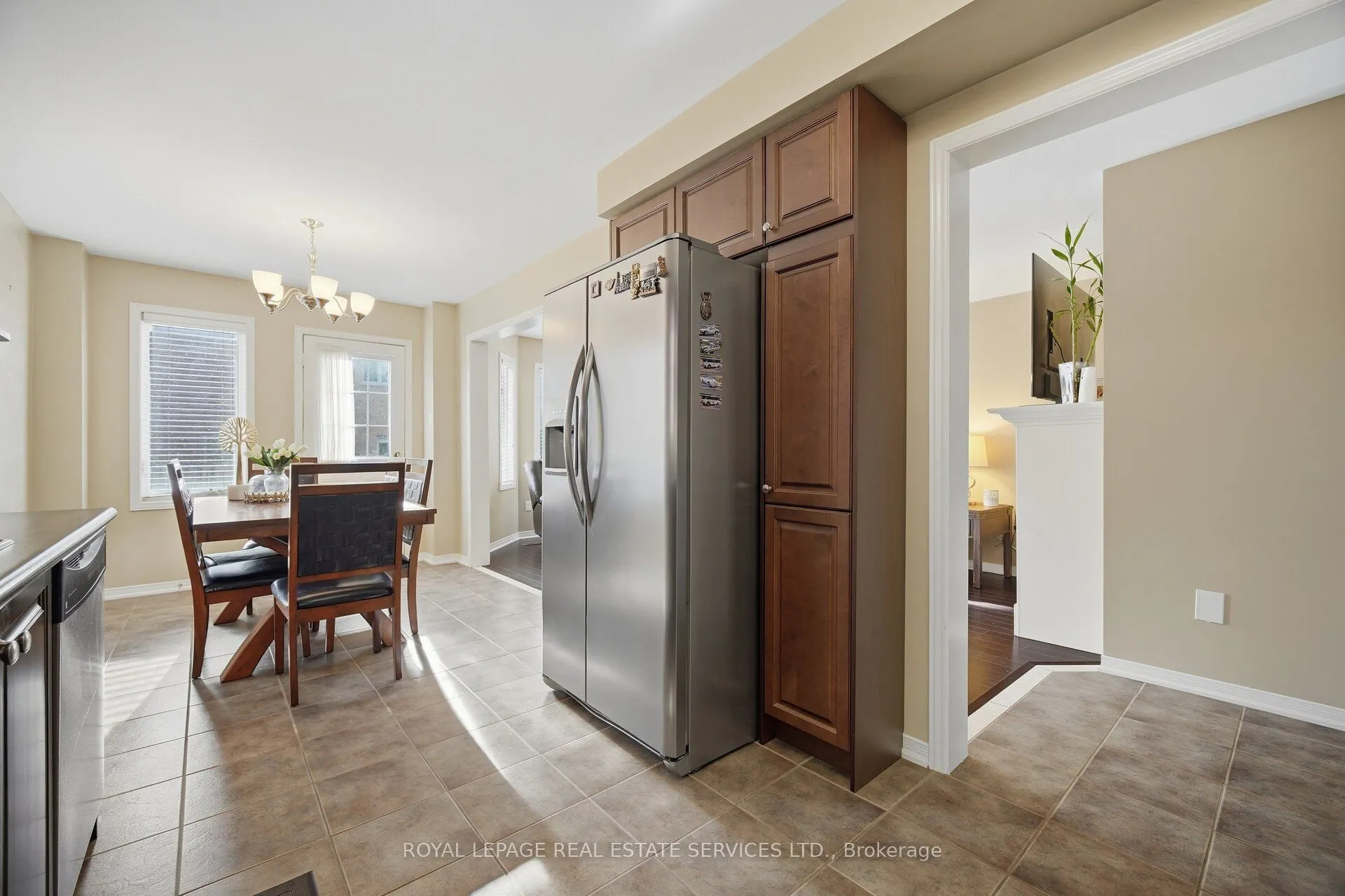 332 Duncan Lane N