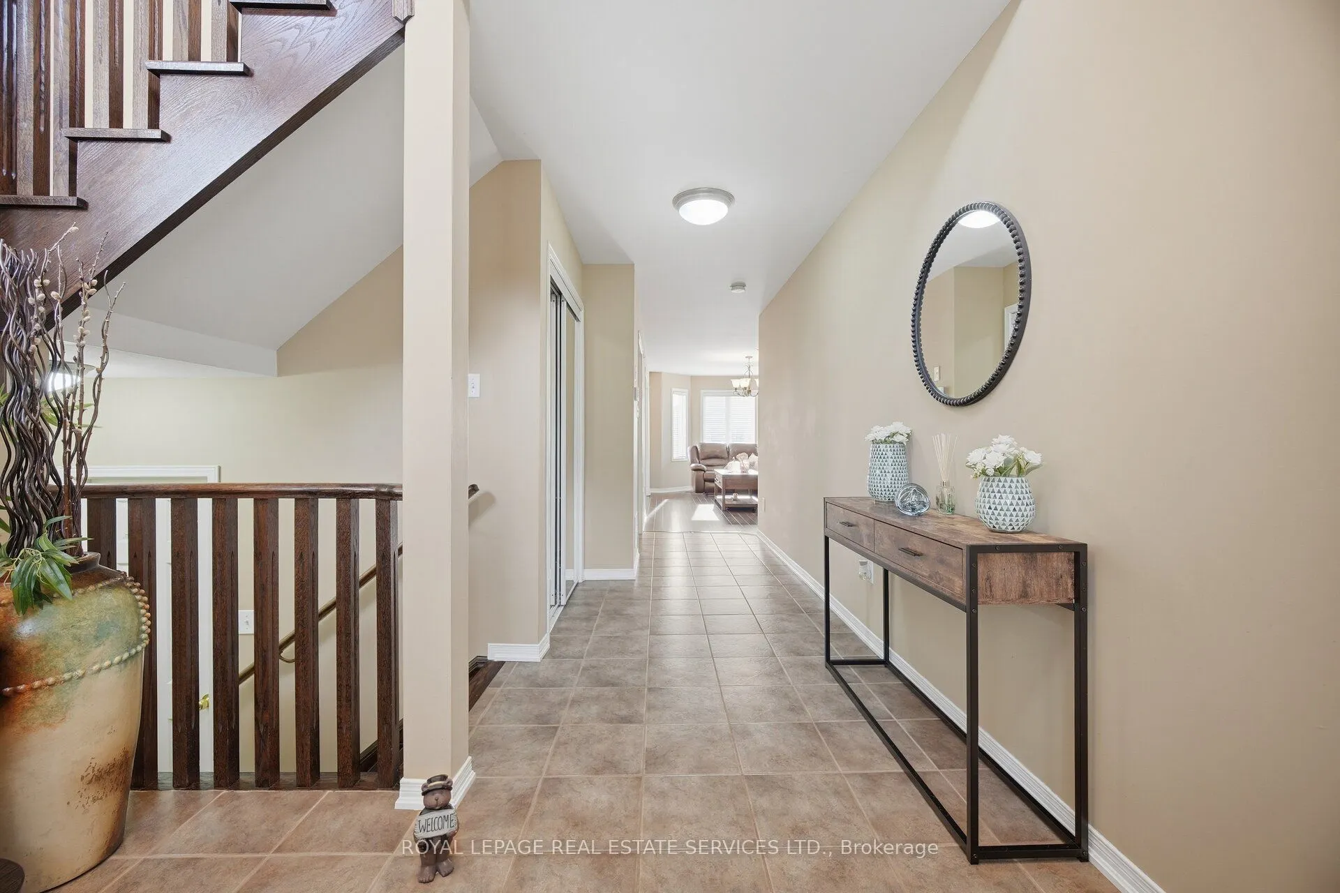 332 Duncan Lane N