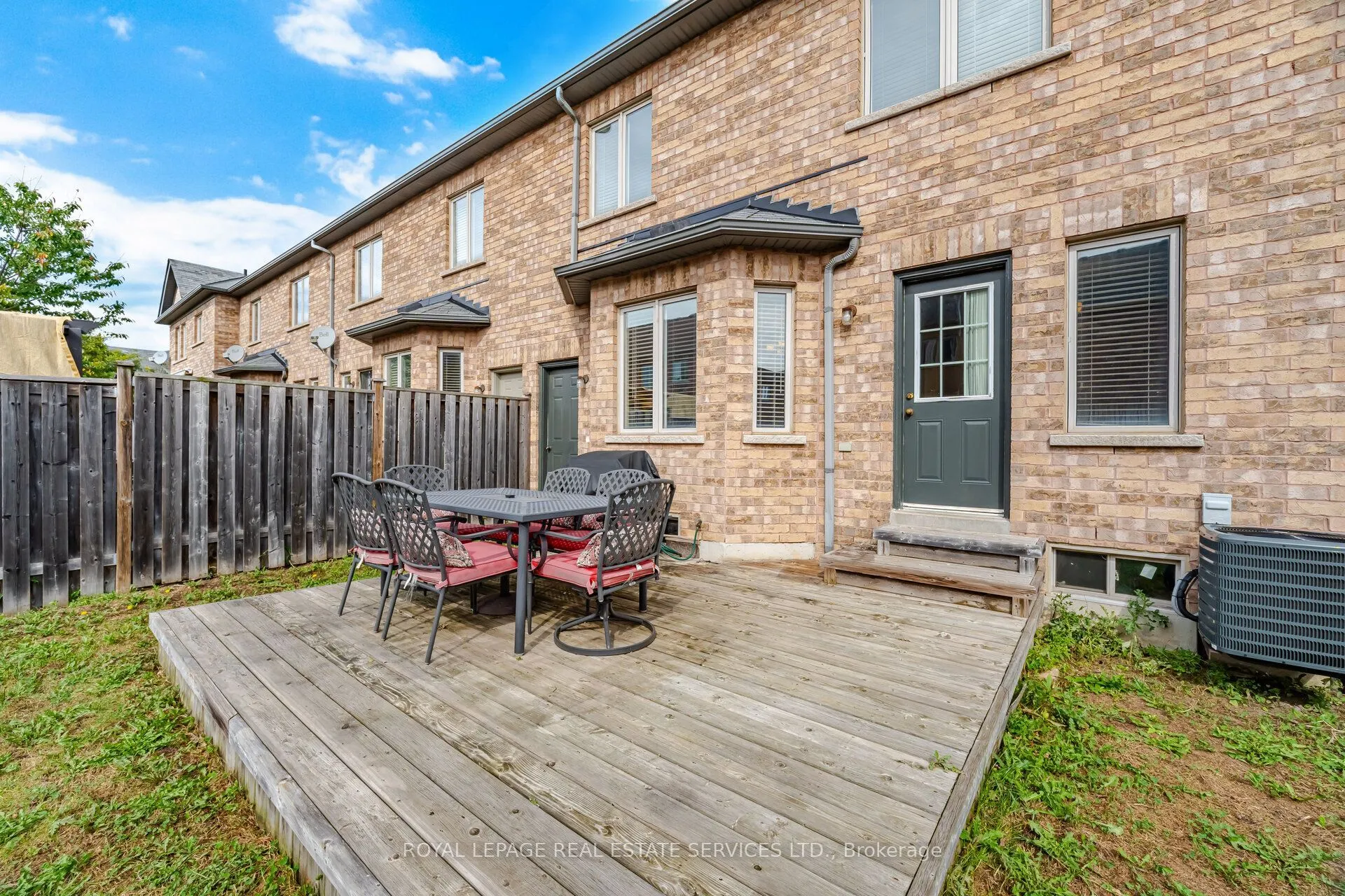332 Duncan Lane N