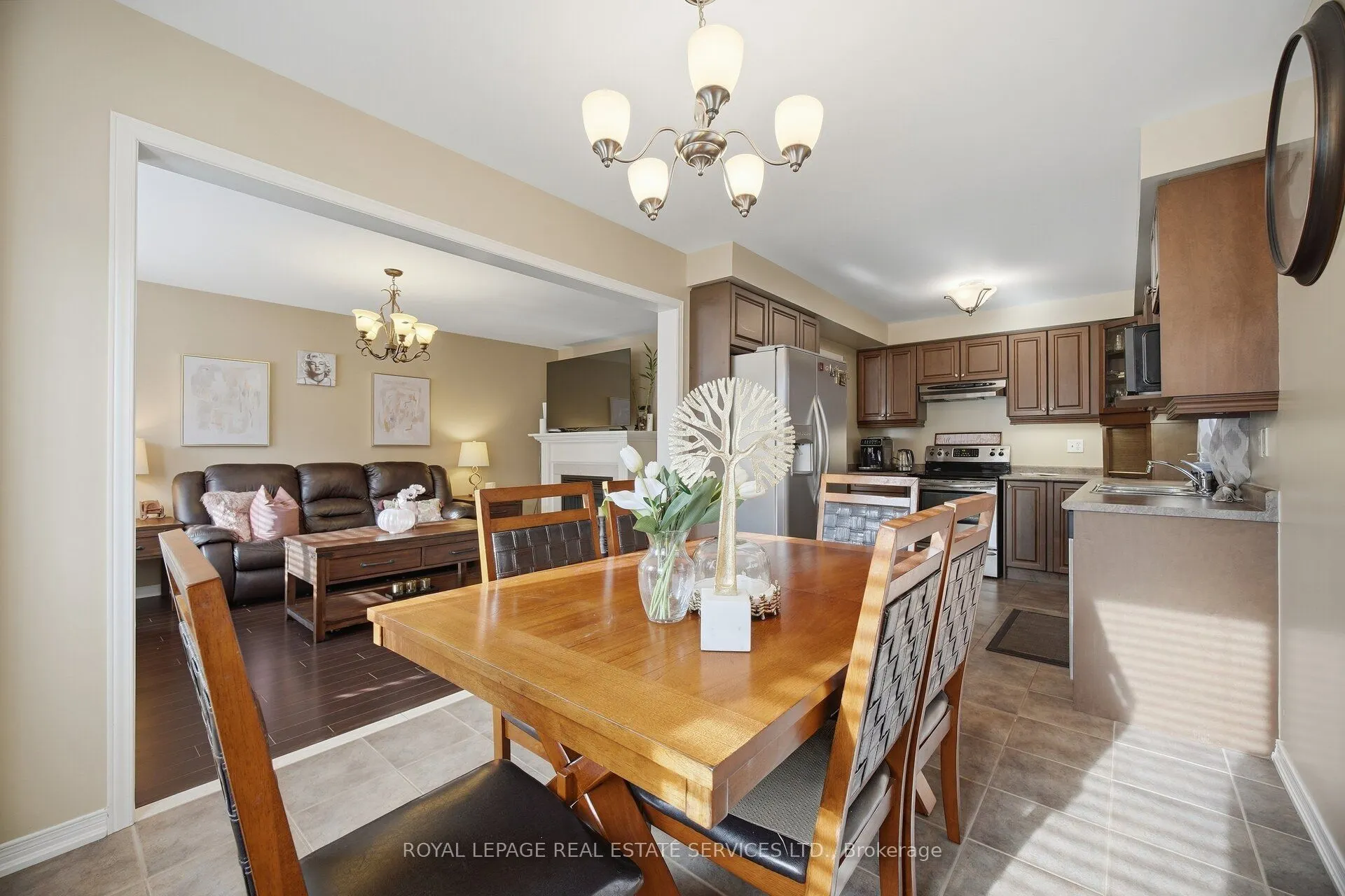 332 Duncan Lane N