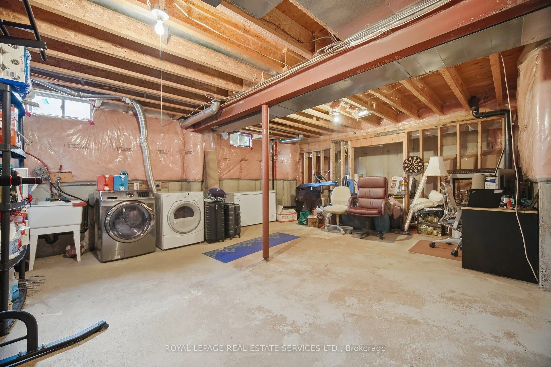 332 Duncan Lane N