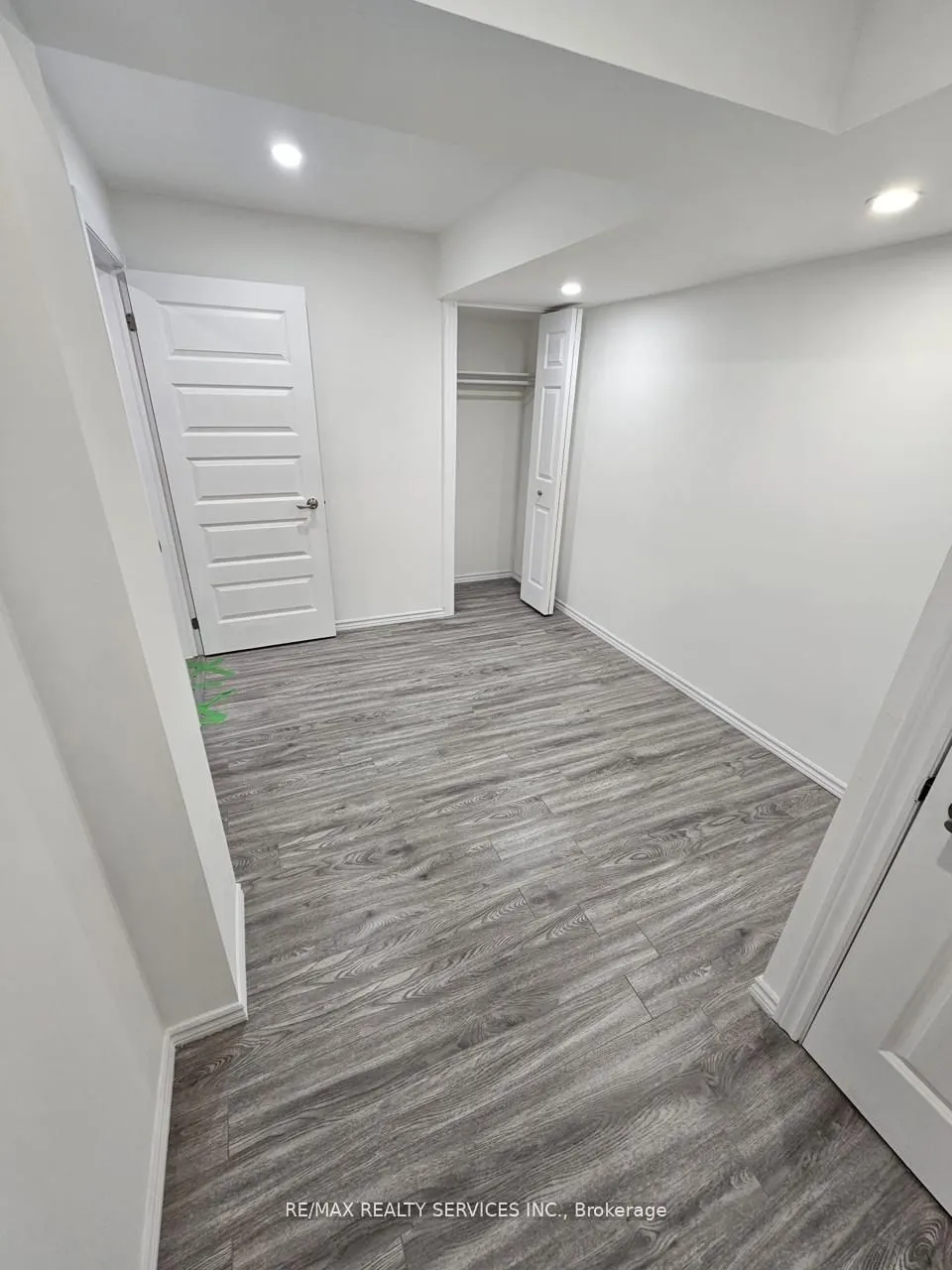 9033 Derry Road #15