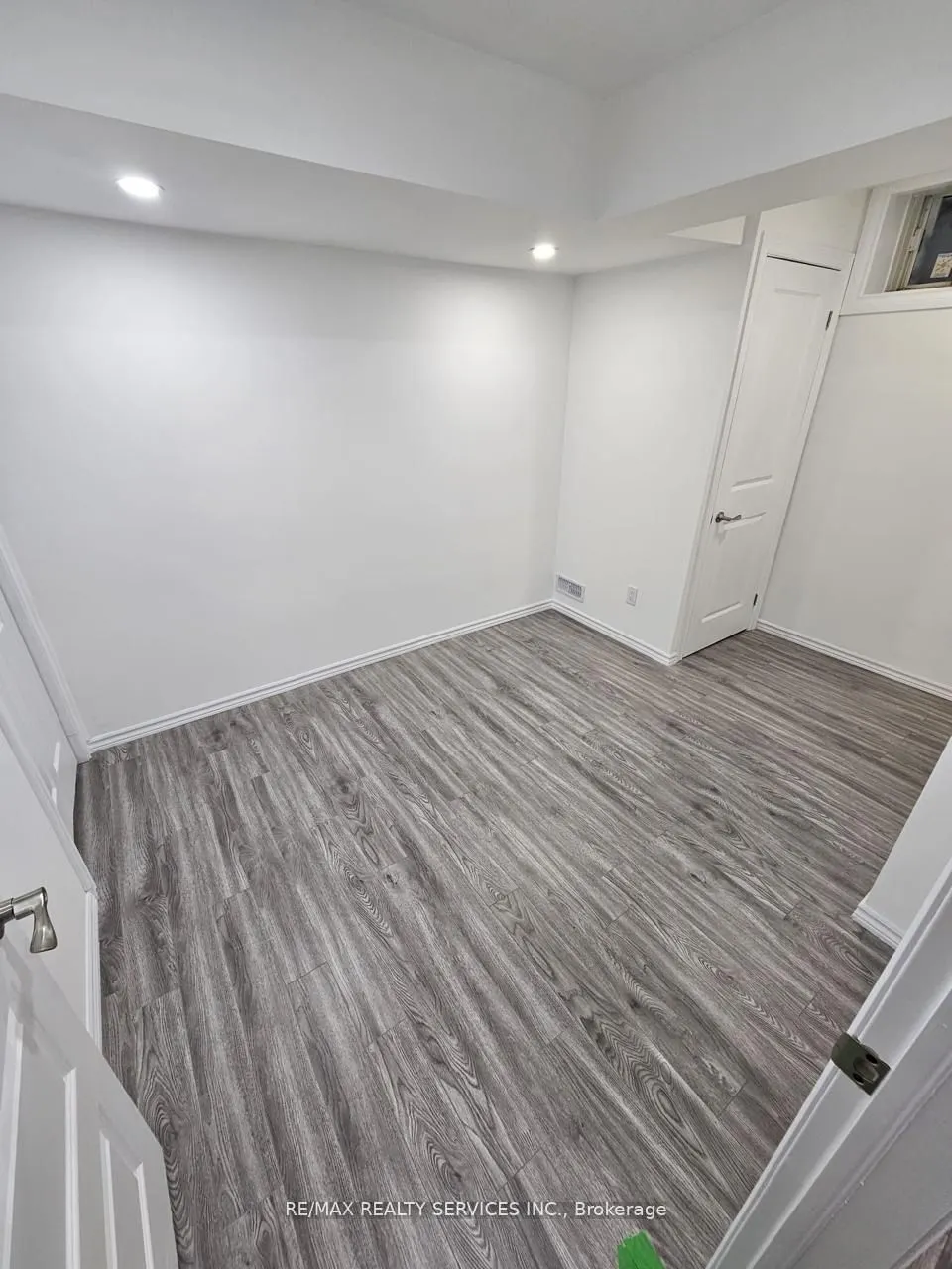 9033 Derry Road #15