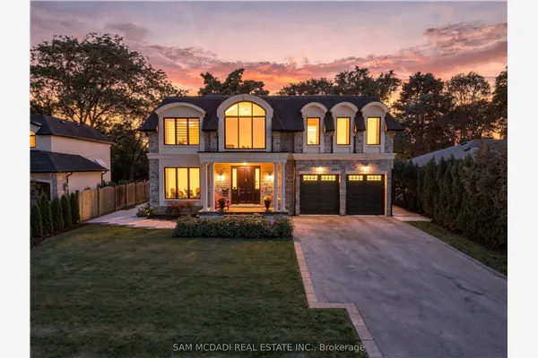 902 Parkland Avenue