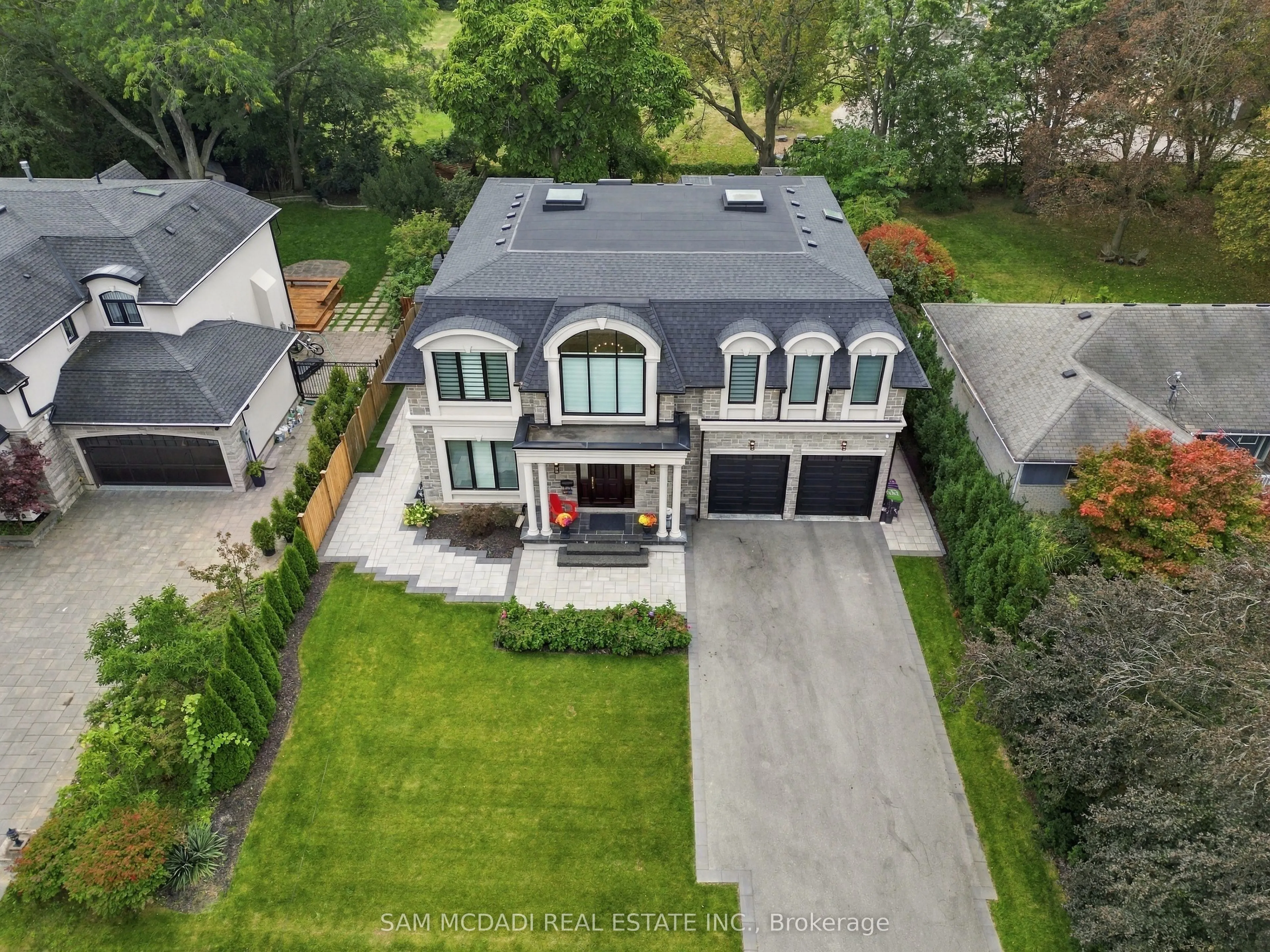 902 Parkland Avenue
