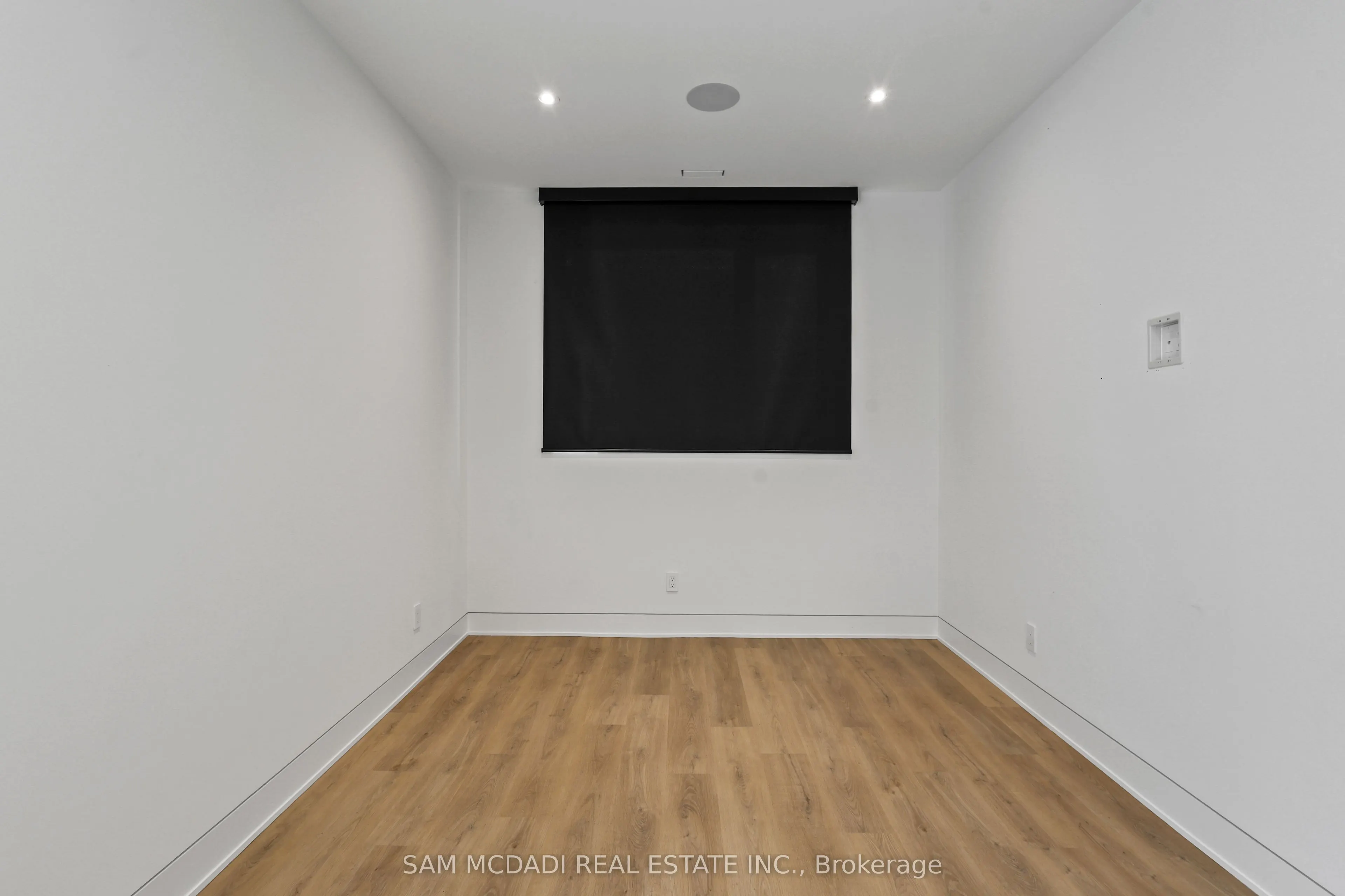 2186 Harcourt Crescent