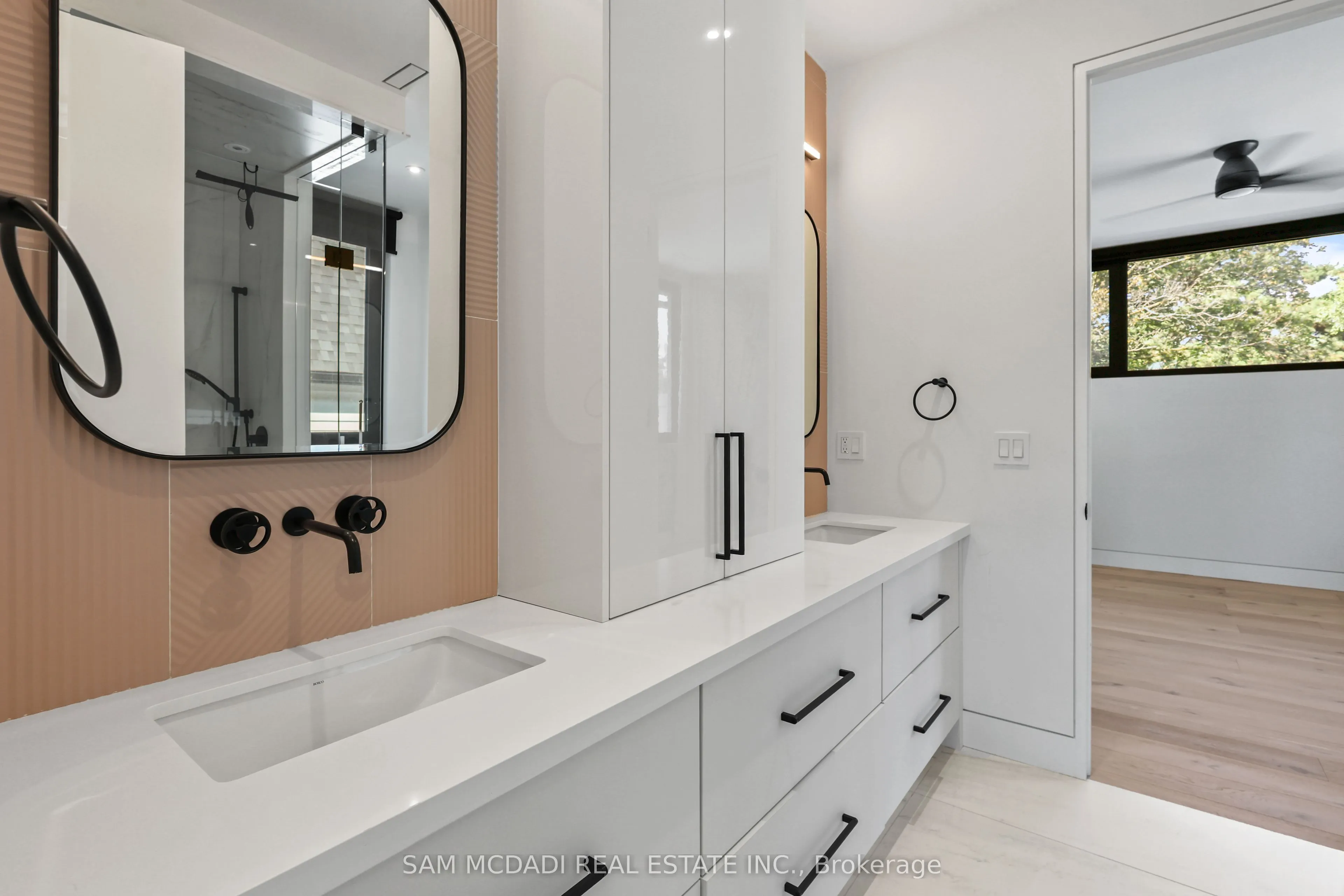 2186 Harcourt Crescent