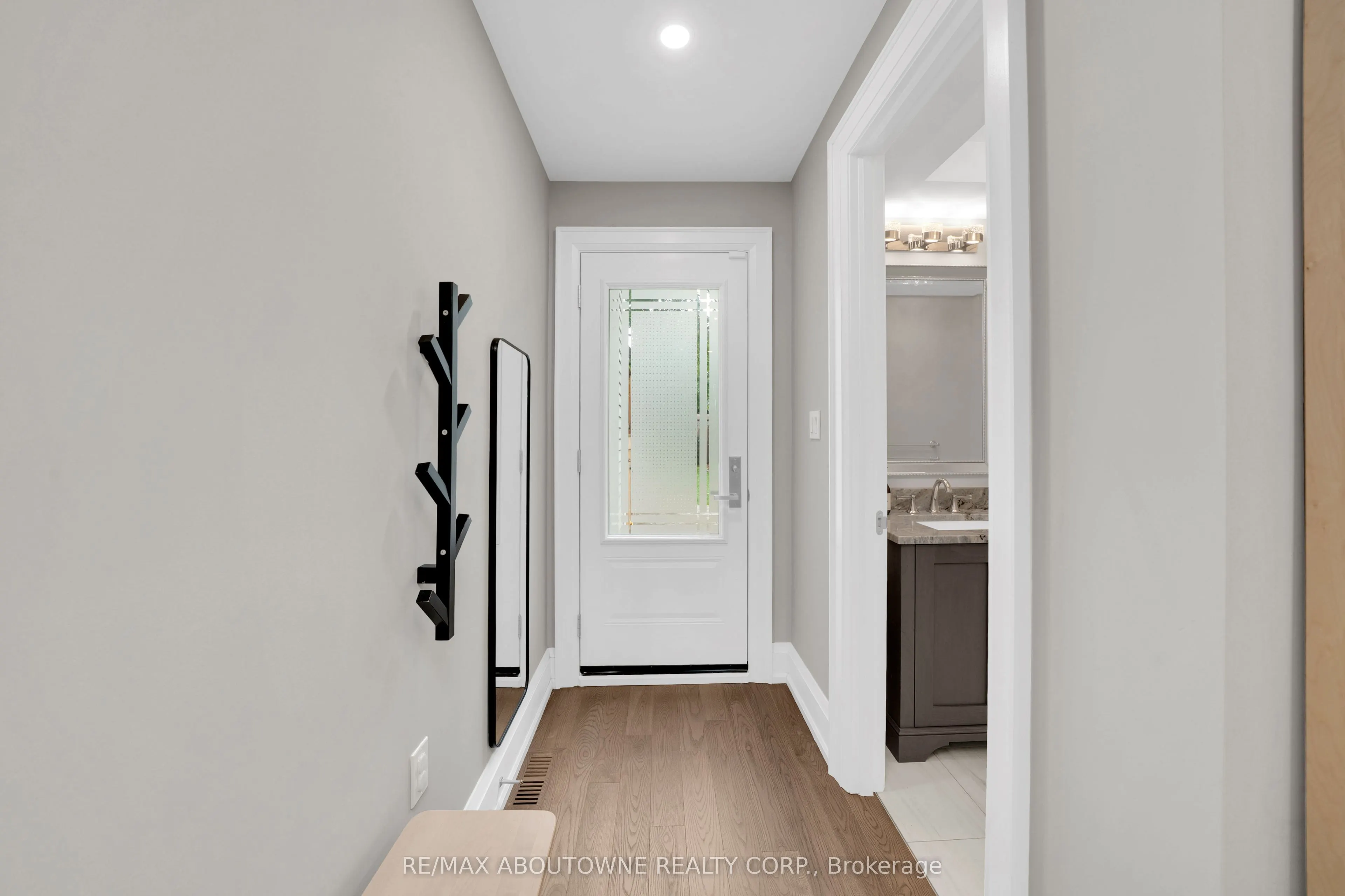 438 Southland Crescent