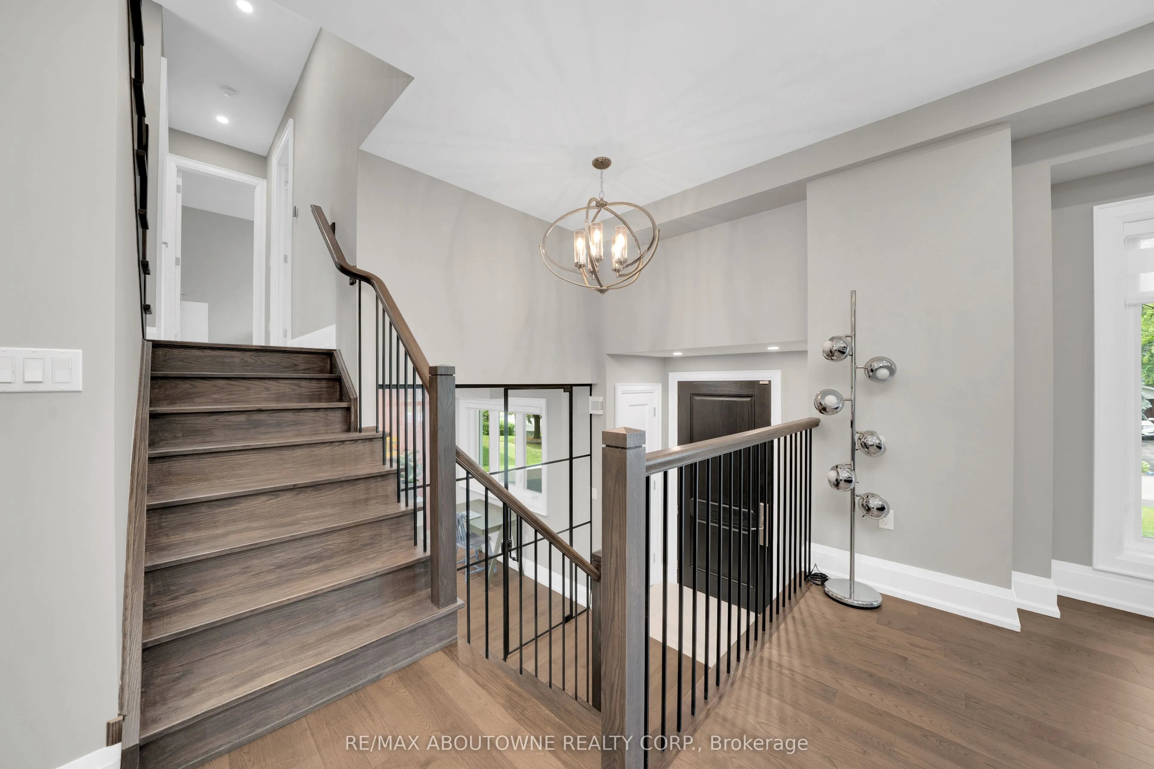 438 Southland Crescent