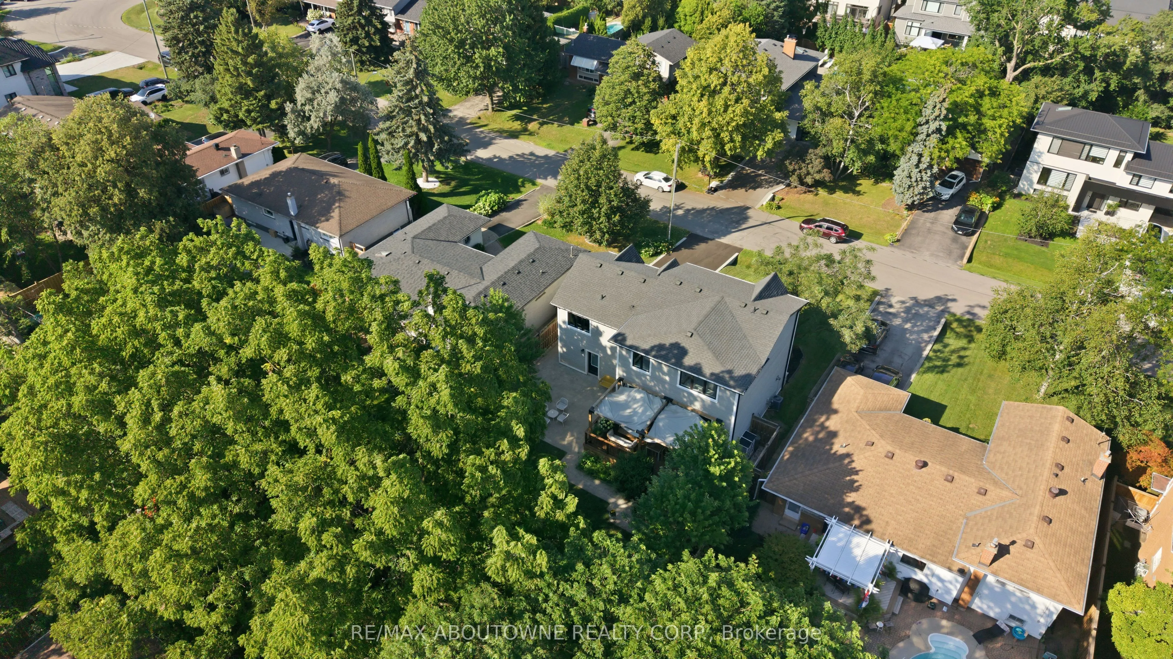 438 Southland Crescent