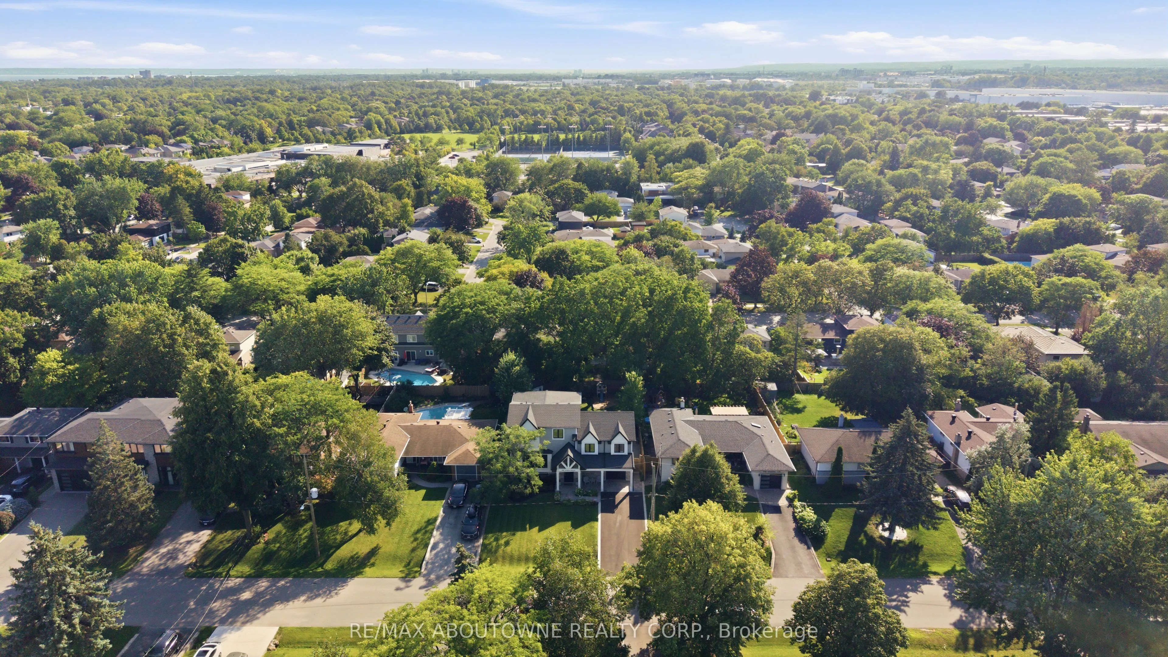 438 Southland Crescent