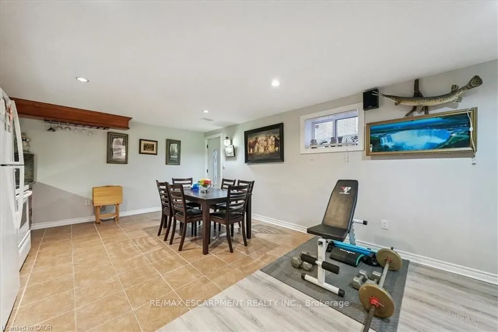 52 Mistycreek Crescent