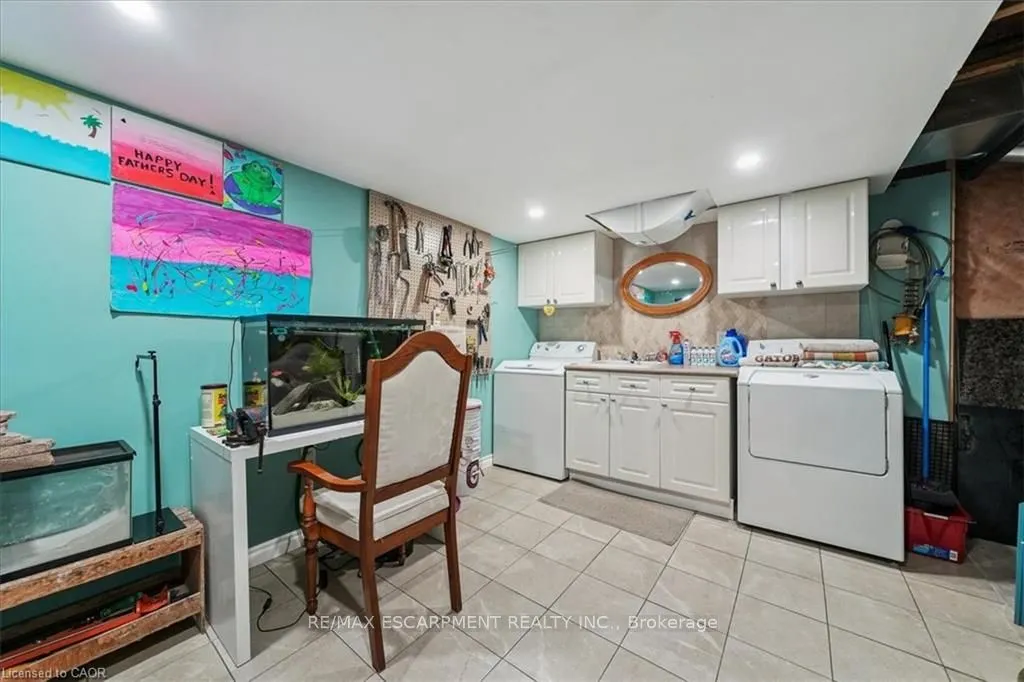 52 Mistycreek Crescent