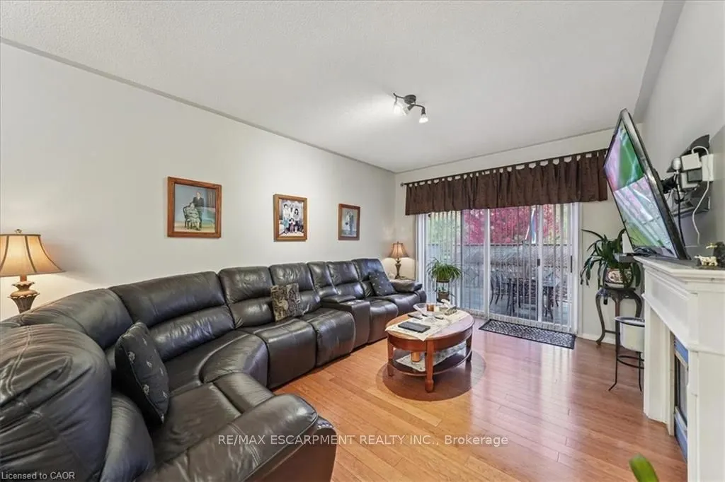 52 Mistycreek Crescent