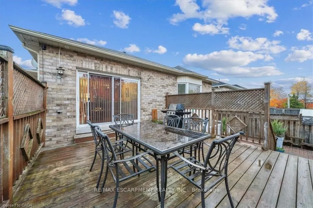 52 Mistycreek Crescent