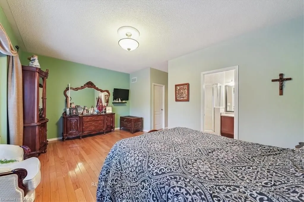 52 Mistycreek Crescent