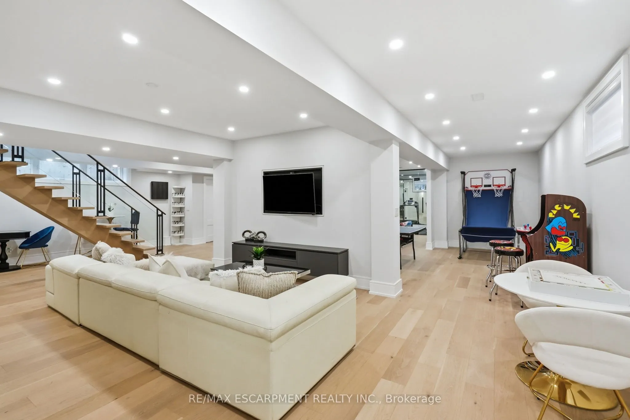 1544 Lochlin Trail