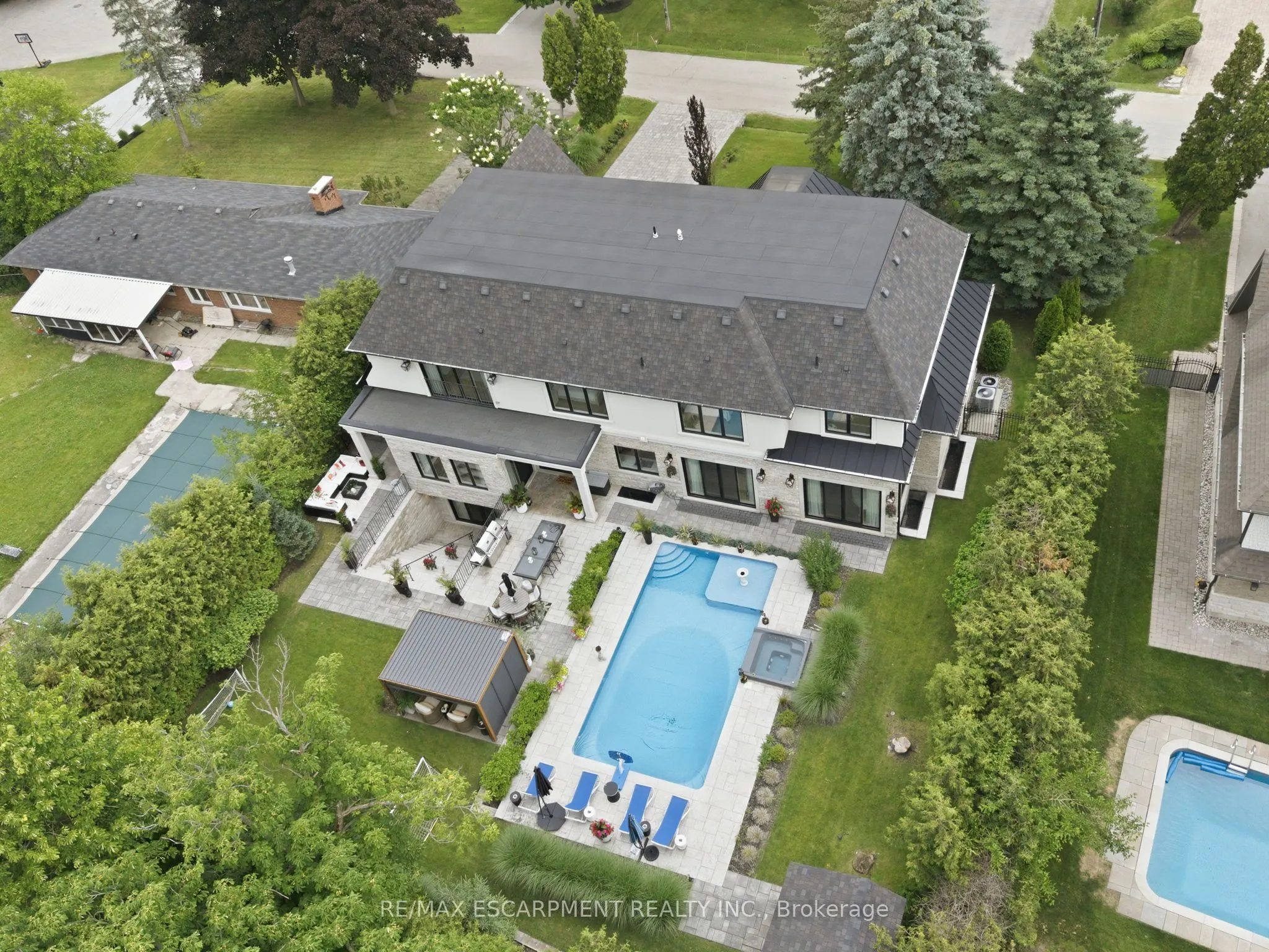 1544 Lochlin Trail