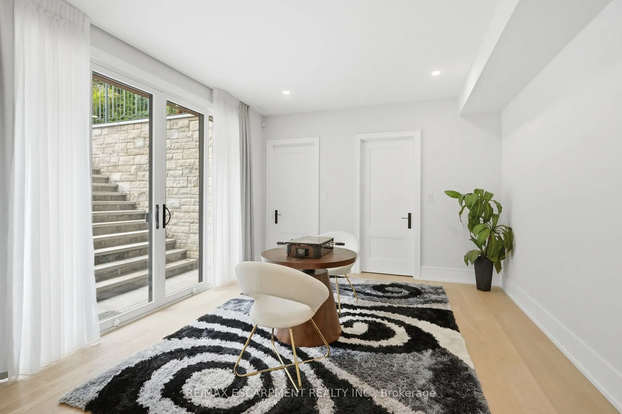 1544 Lochlin Trail