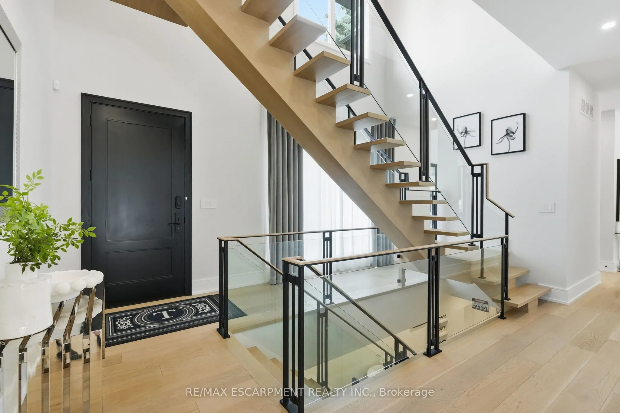 1544 Lochlin Trail