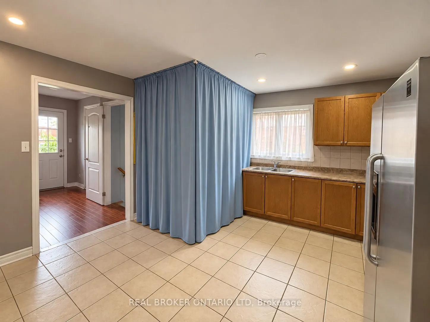 88 Sir Jacobs Crescent #(MAIN)