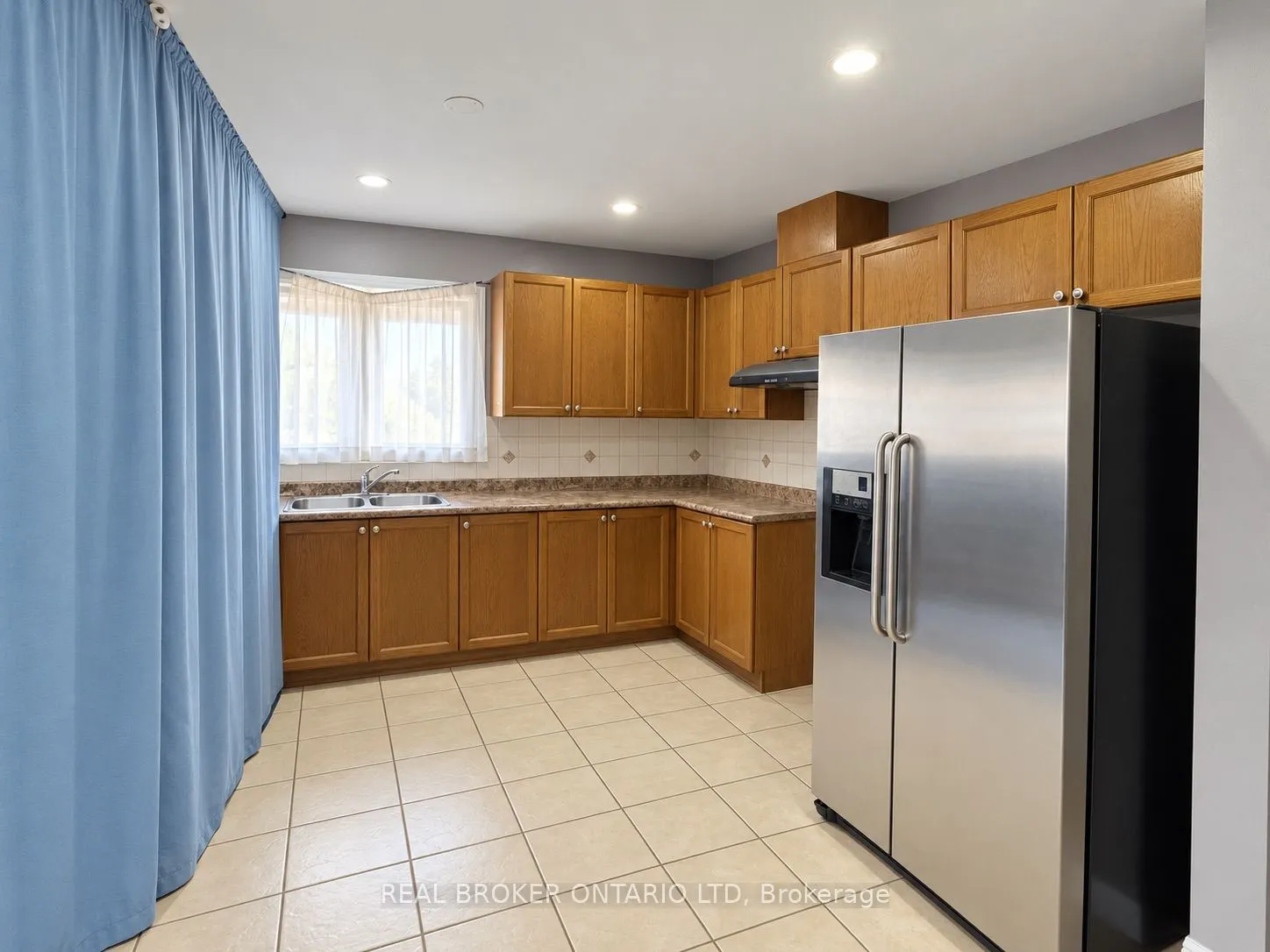 88 Sir Jacobs Crescent #(MAIN)