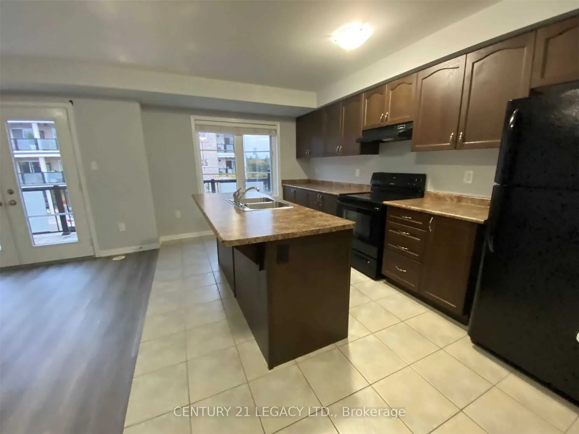 106 Baycliffe Crescent