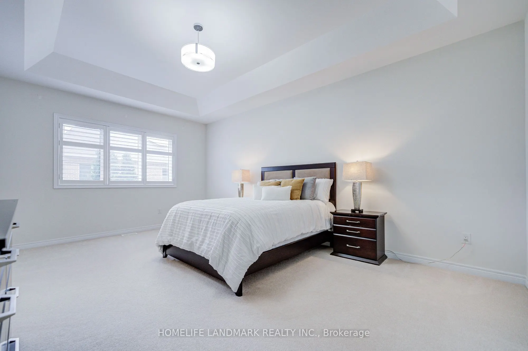 95 Hoey Crescent