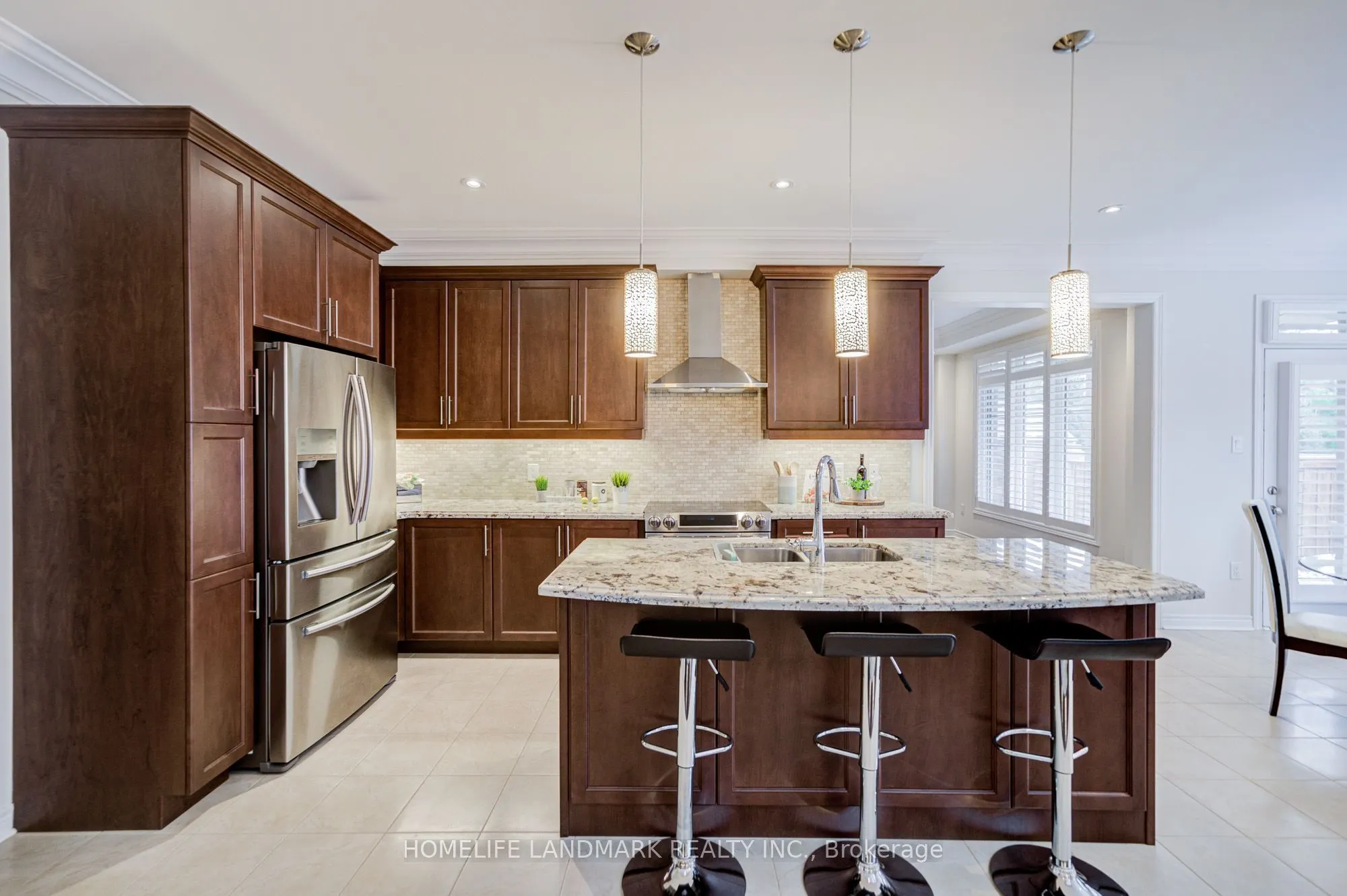 95 Hoey Crescent