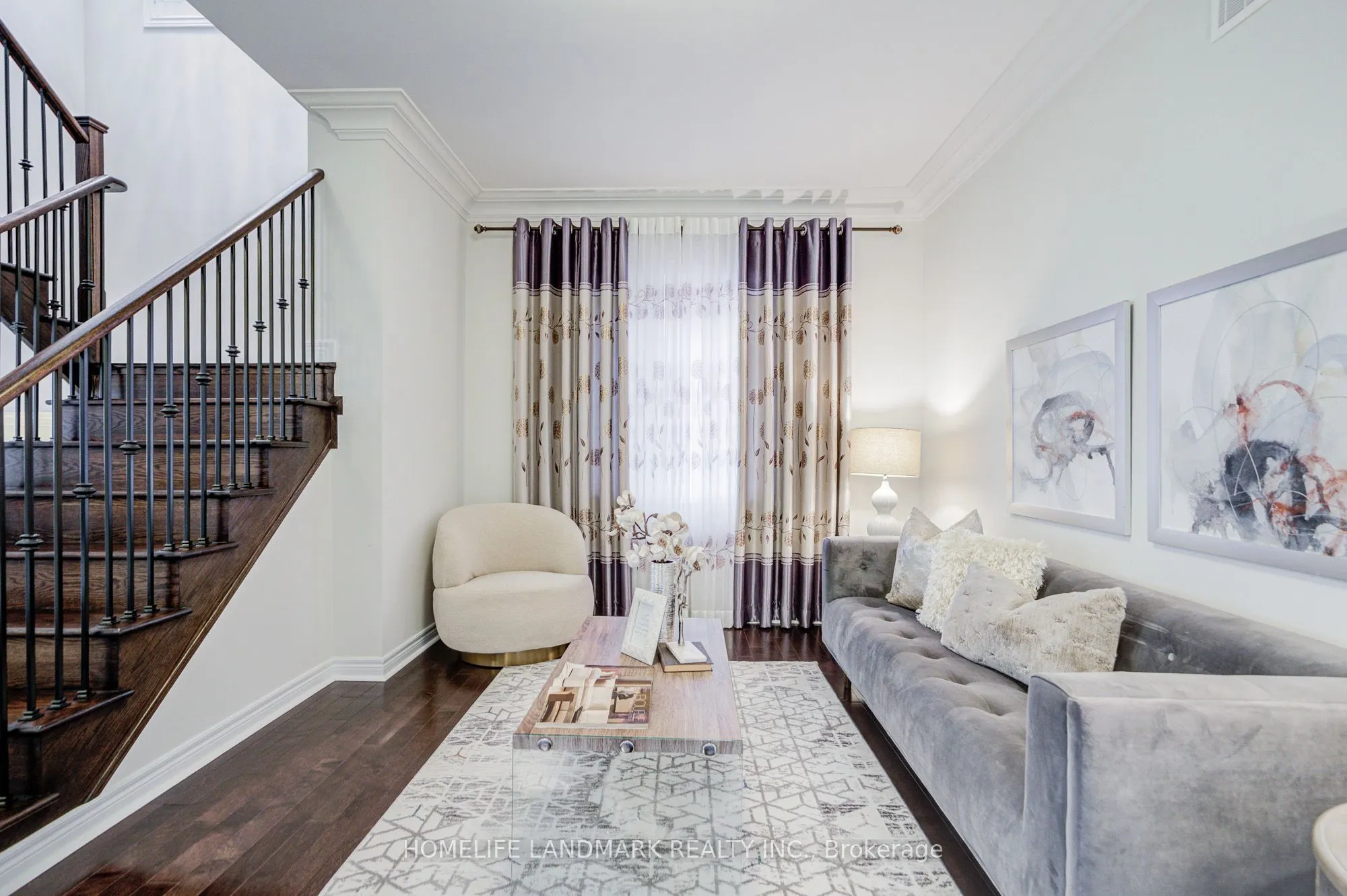 95 Hoey Crescent