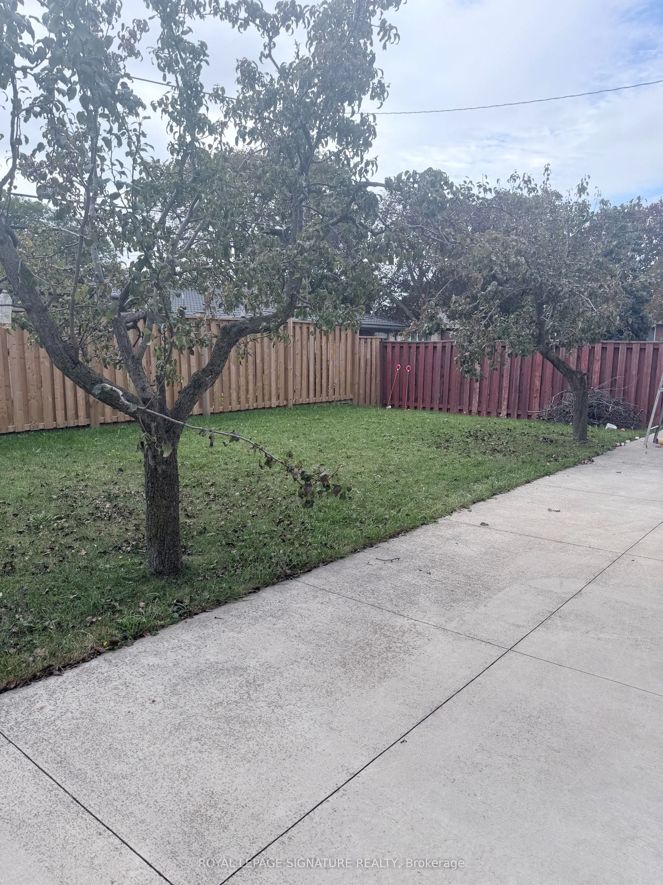 40 Summerfield Crescent #Lower