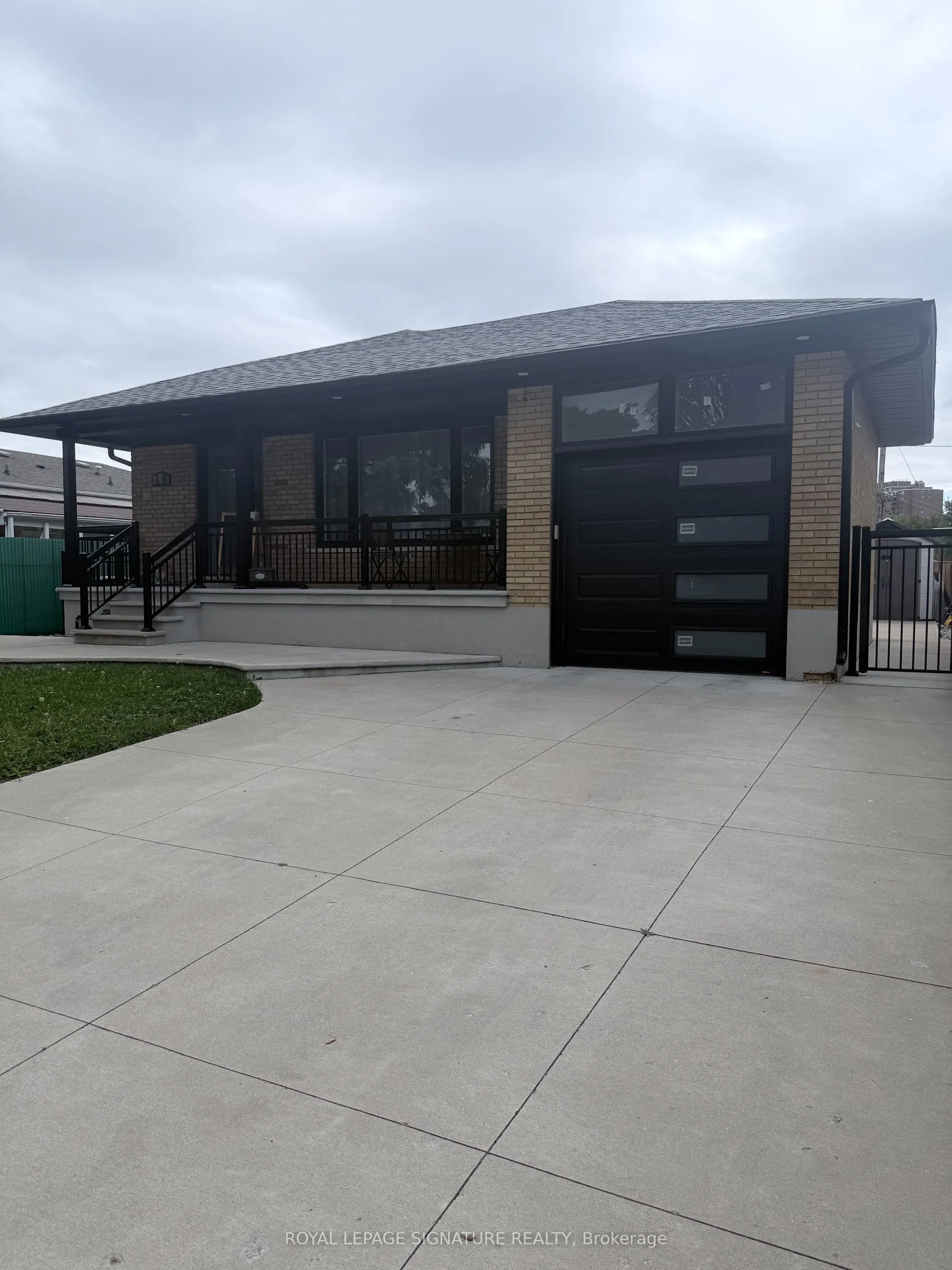 40 Summerfield Crescent #Lower